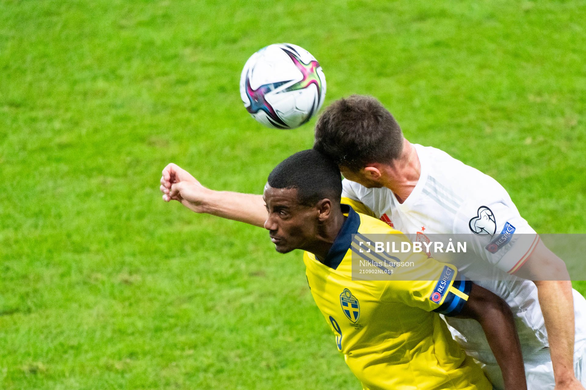 Alexander Isak of Sweden and Aymeric Laporte of Spain