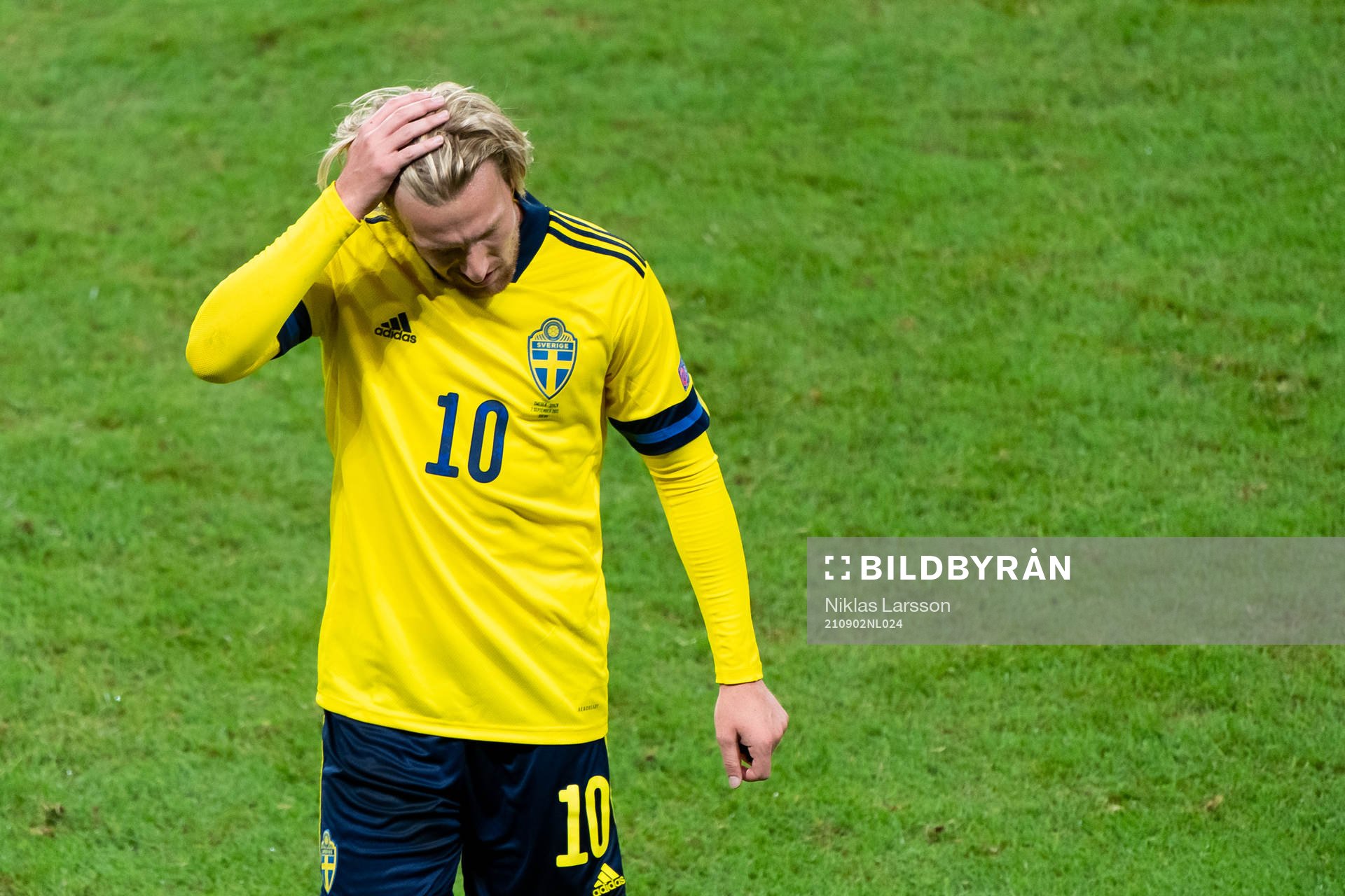 Emil Forsberg of Sweden looks dejected