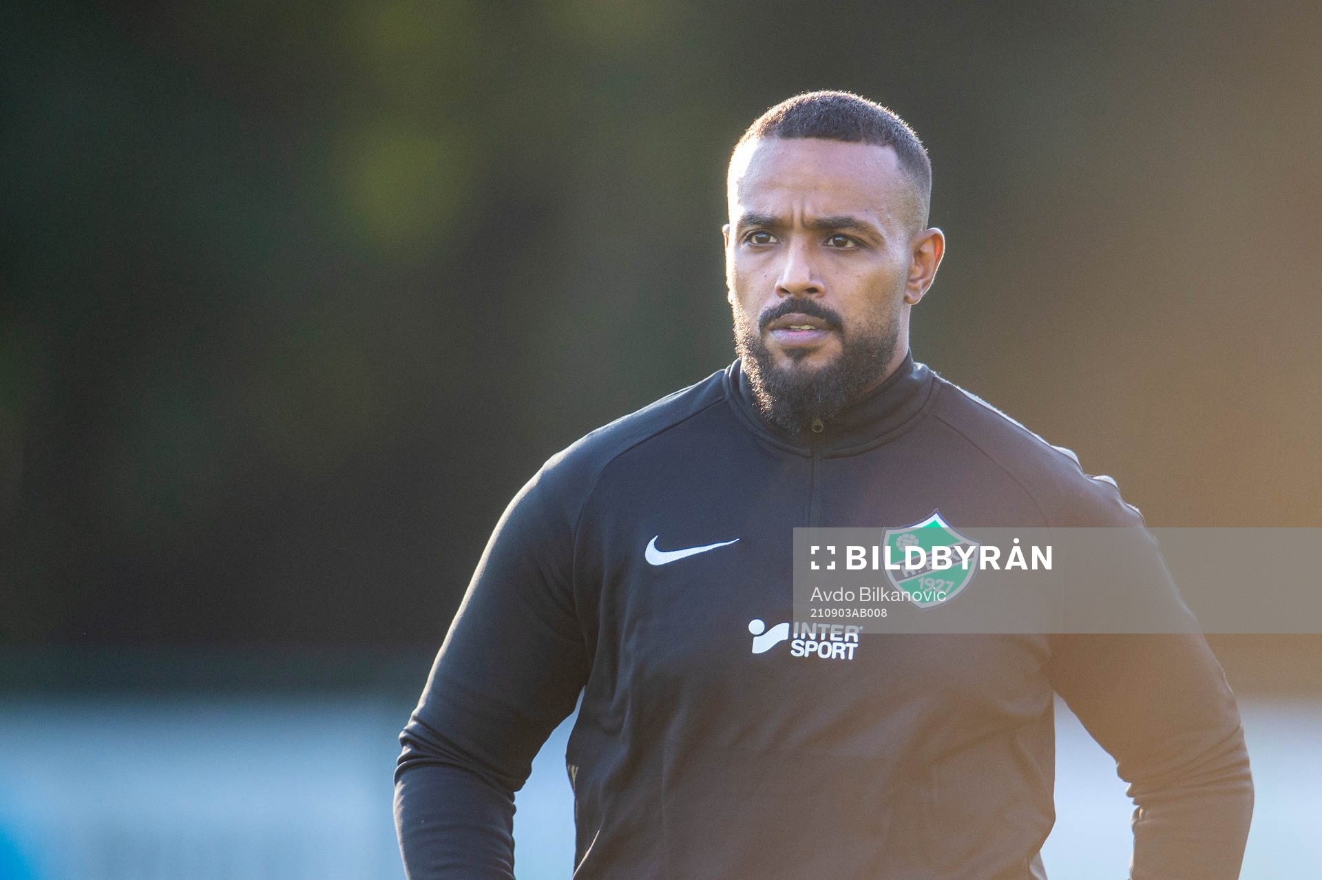Högaborgs sportchef Tarik Barny under fotbollsmatchen i division 3 sydvästra götaland mellan Högaborg och Råå den 3 september 2021 i Helsingborg.