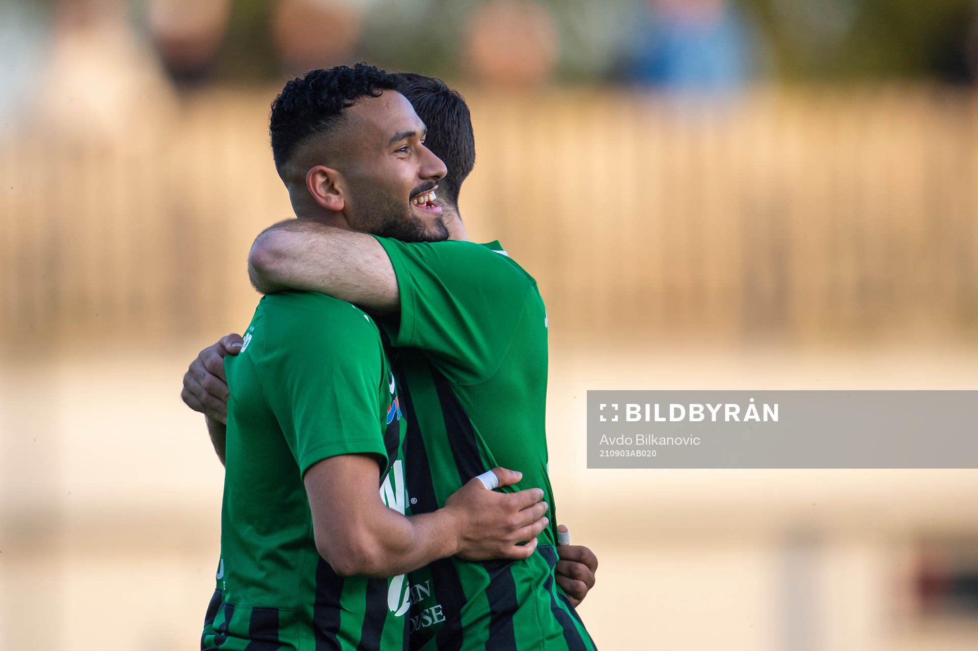 Högaborgs Abdulah Al-Wahilat och Adam Sreis jublar
