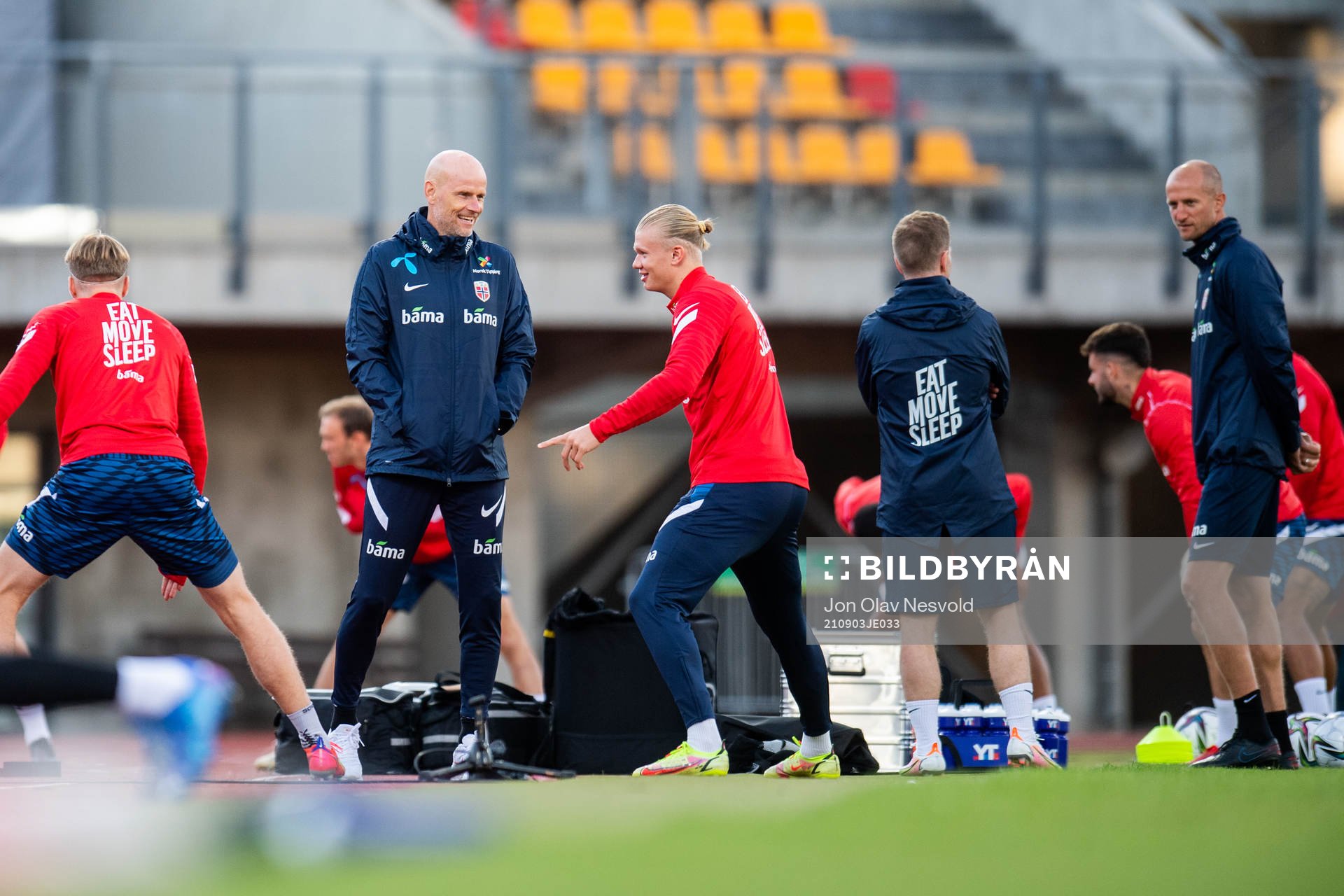 Ståle Solbakken, head coach of Norway, and Erling Braut