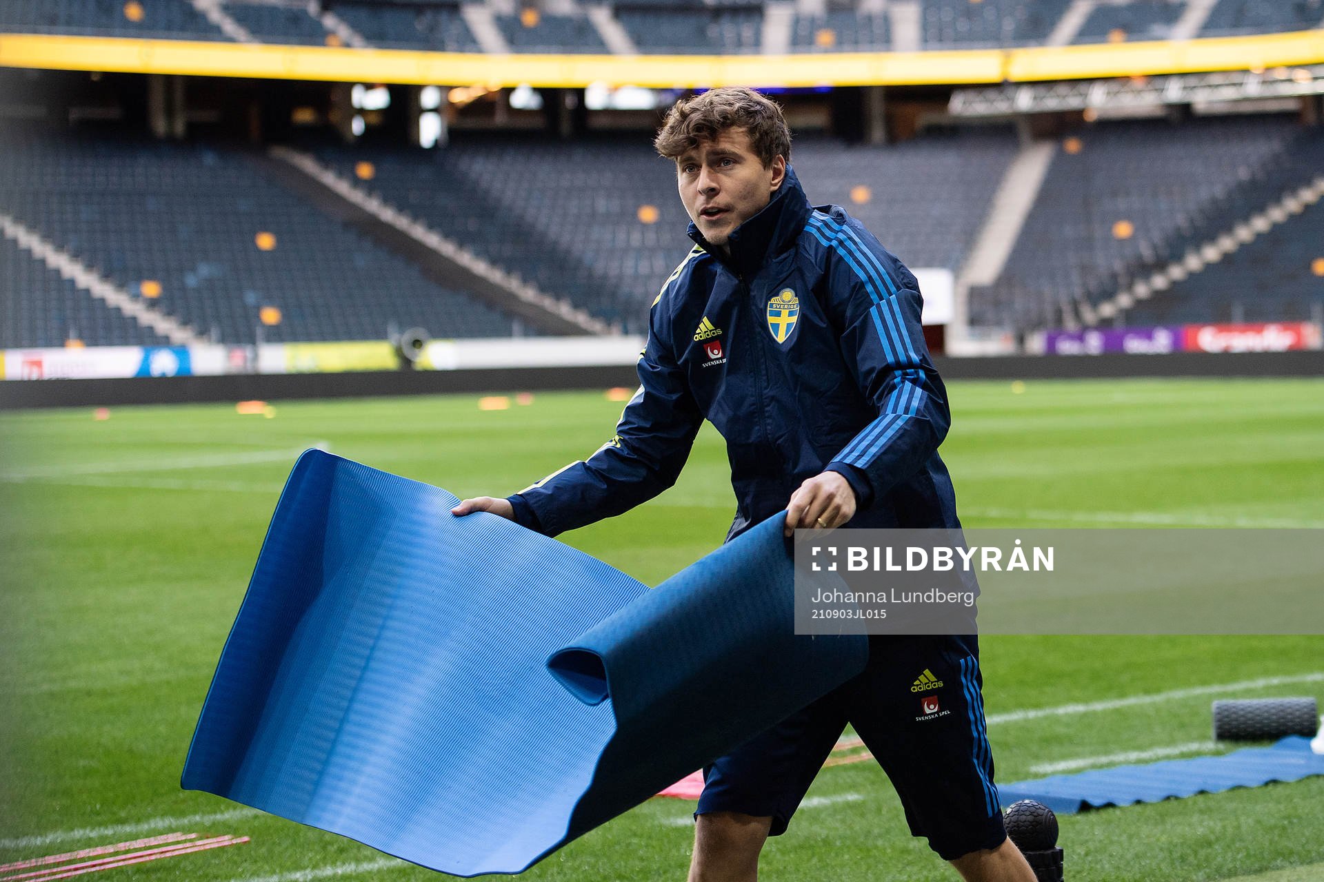 Victor Nilsson Lindelöf of the Swedish national team