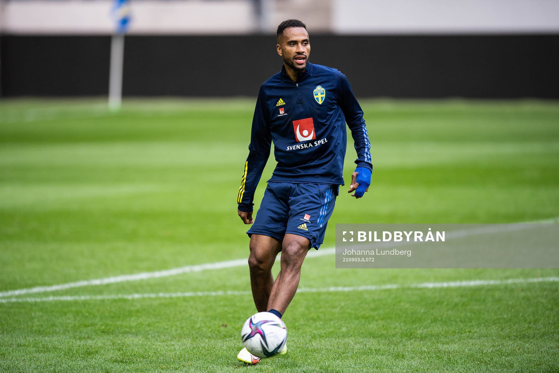 Isaac Kiese-Thelin of the Swedish national team