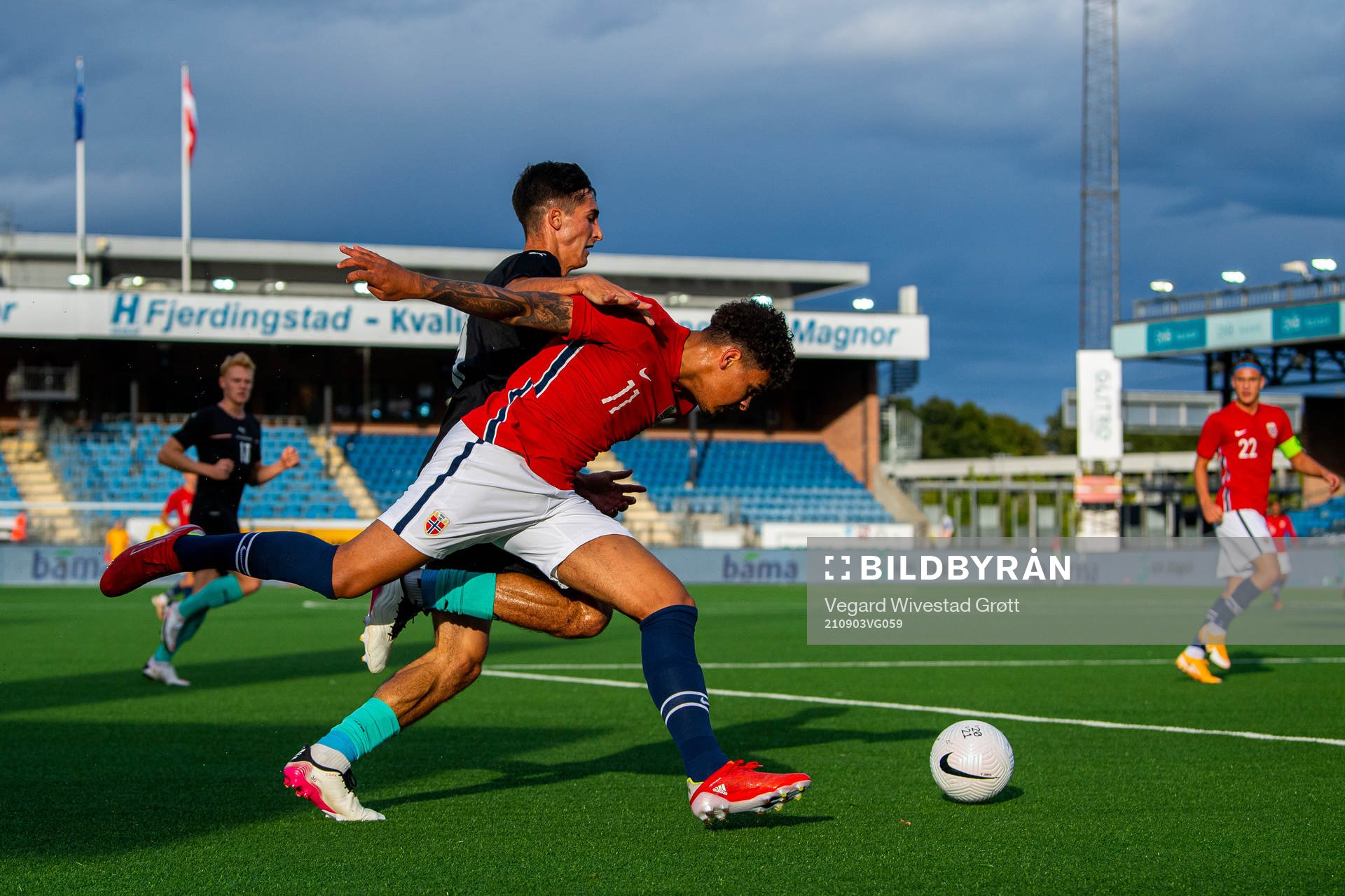 Noah Holm of Norway and Leo Greiml of Austria