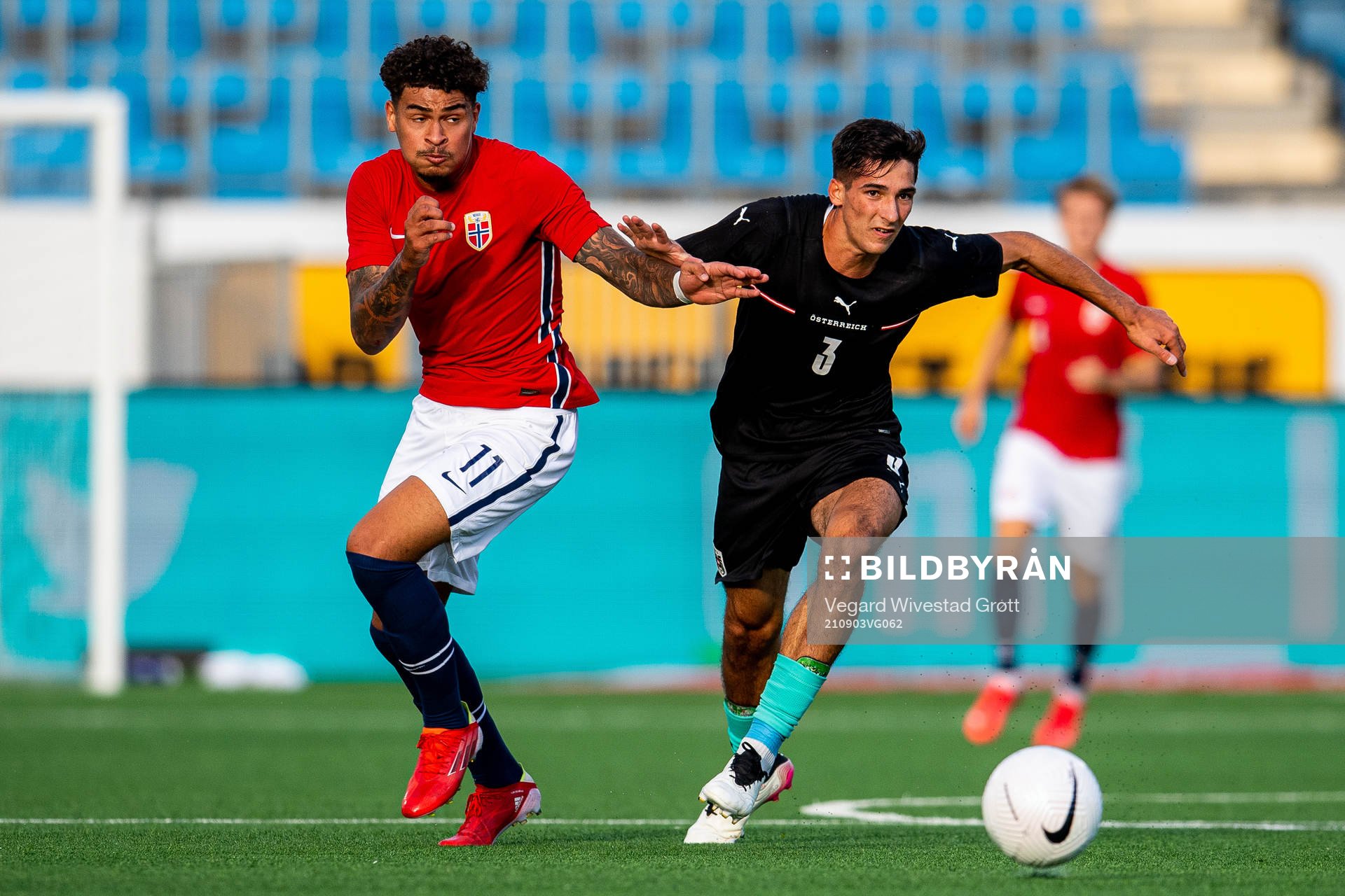 Noah Holm of Norway and Leo Greiml of Austria