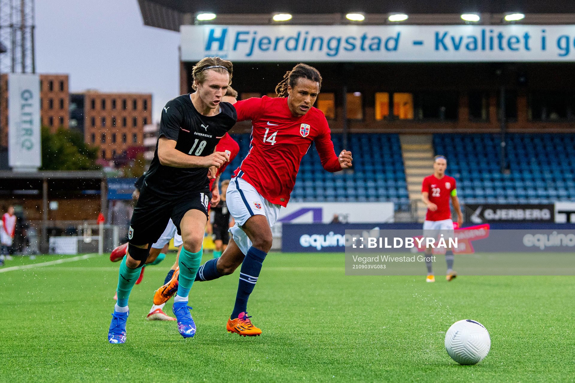Patrick Wimmer of Austria and Robin Dahl Østrøm of Norway