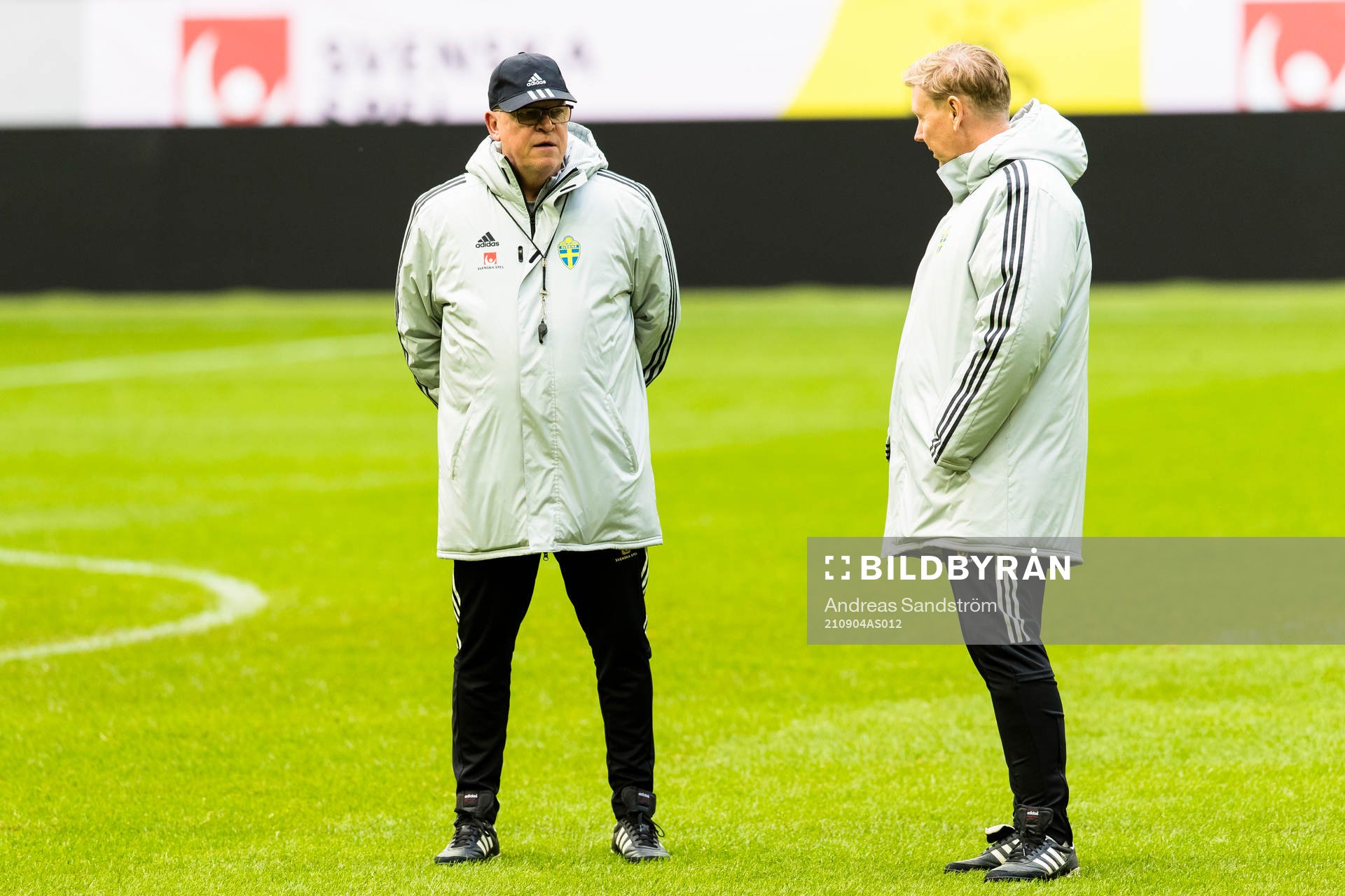 head coach Janne Andersson of Sweden and assistant coach