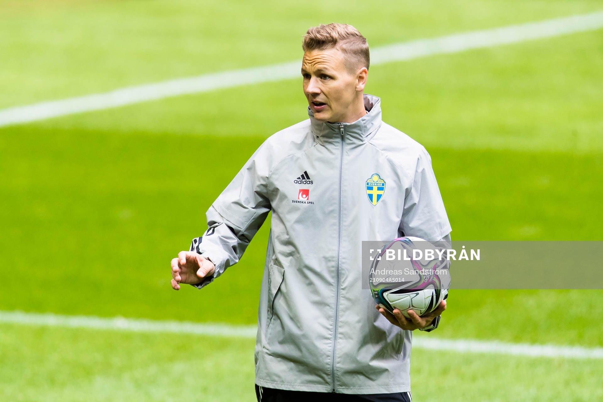 Goalkeeper coach Maths Elfvendal of Sweden