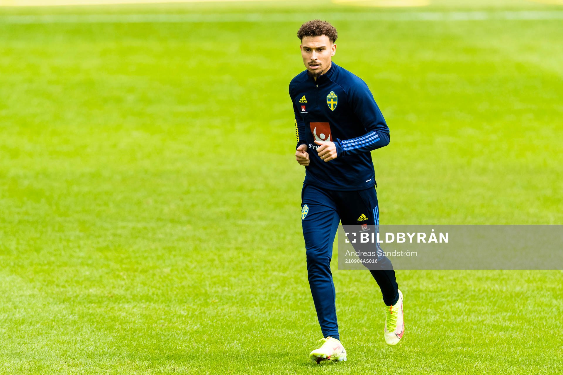 Jordan Larsson of Sweden