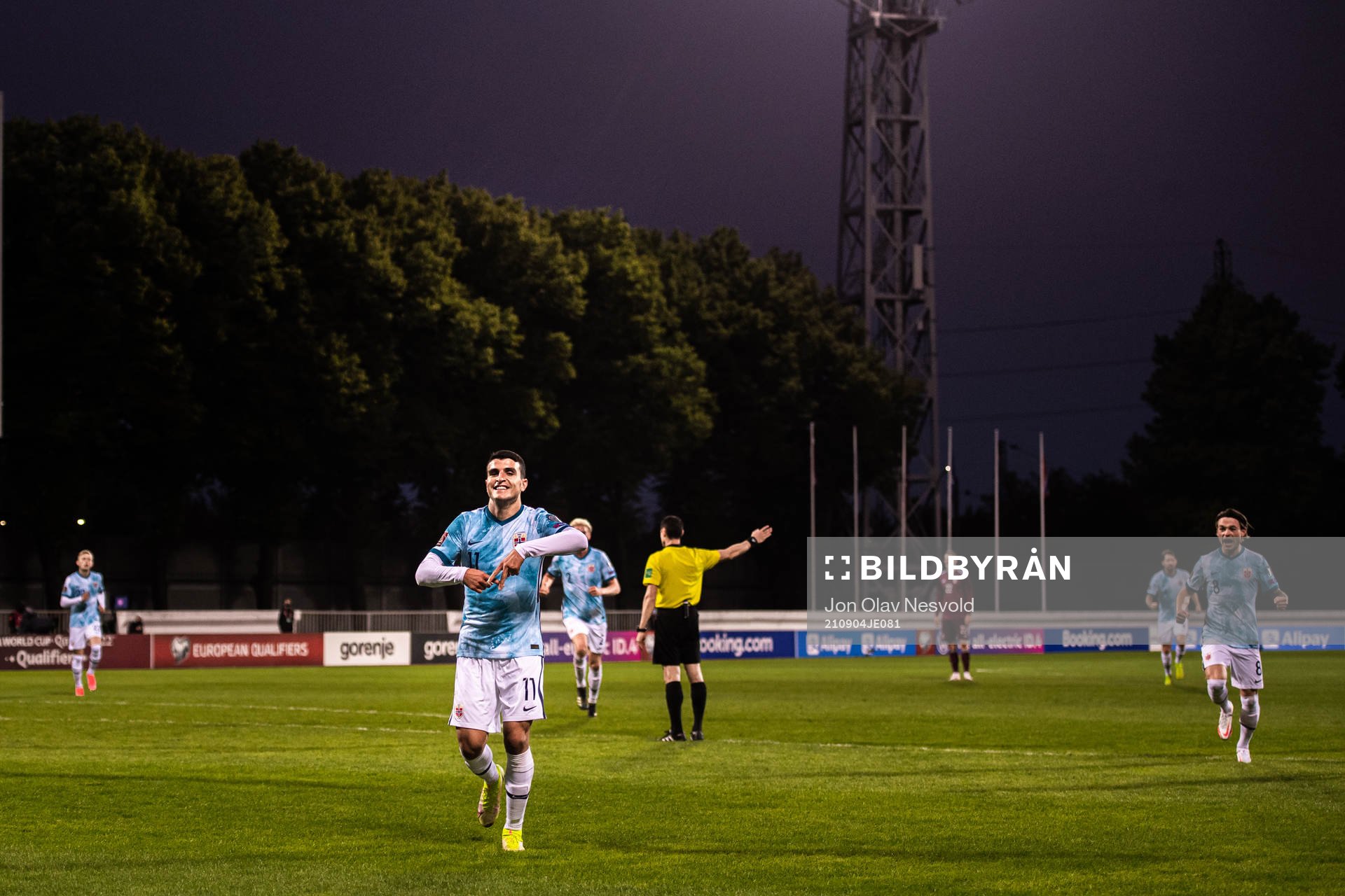 Mohamed Elyounoussi of Norway celebrates