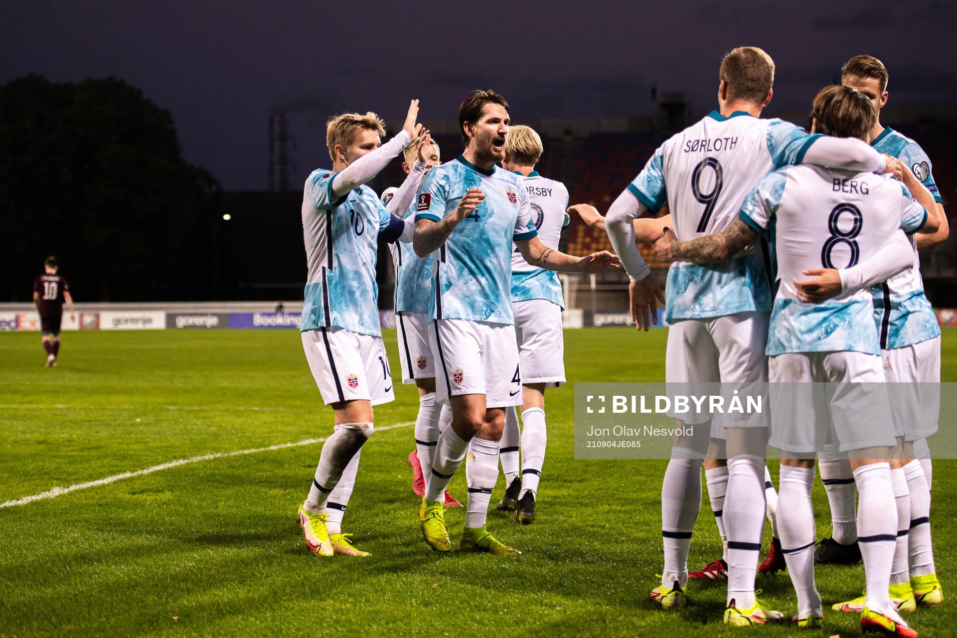 Mohamed Elyounoussi of Norway celebrate with Martin