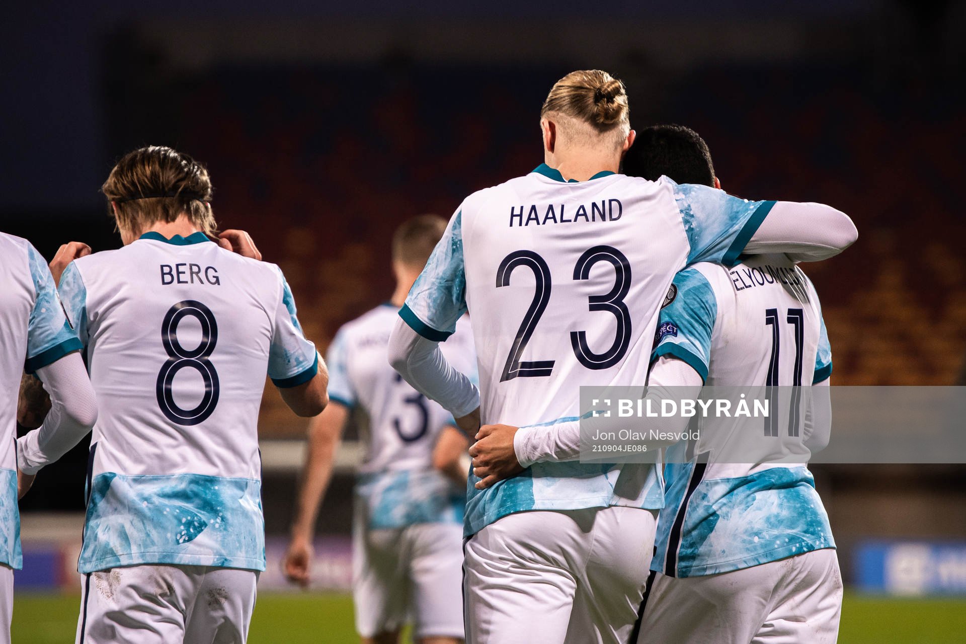 Mohamed Elyounoussi of Norway celebrate with Erling Braut