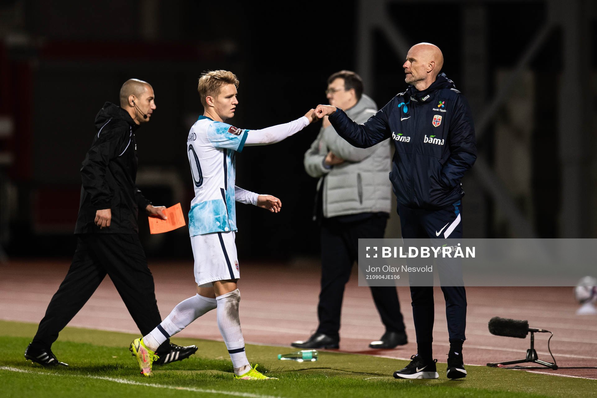 Martin Ødegaard and Ståle Solbakken, head coach of