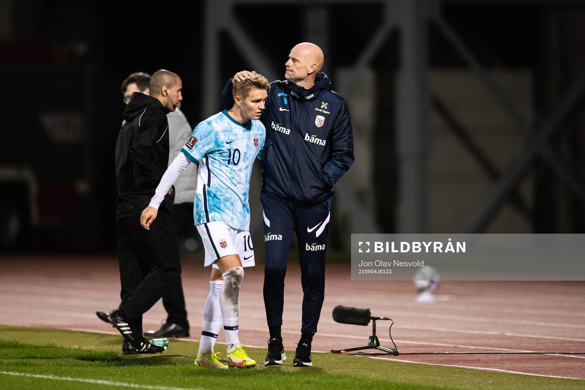 Martin Ødegaard and Ståle Solbakken, head coach of Norway