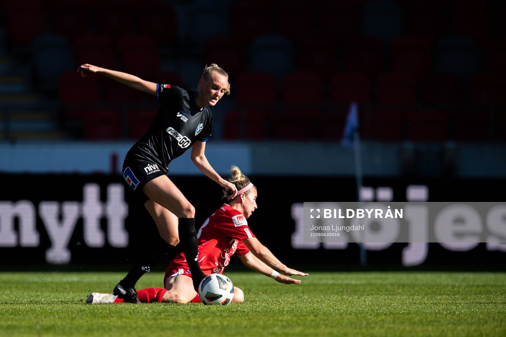 Örebros Jenna Hellstrom och Växjös Emma Pennsäter