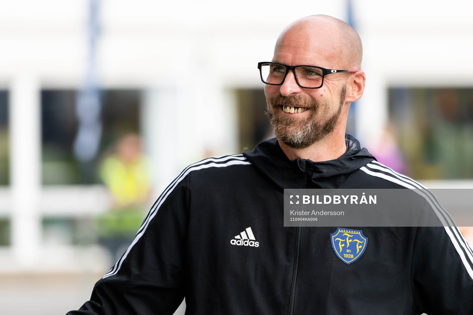 Falkenbergs klubbchef Patrik Lundgren före fotbollsmatchen