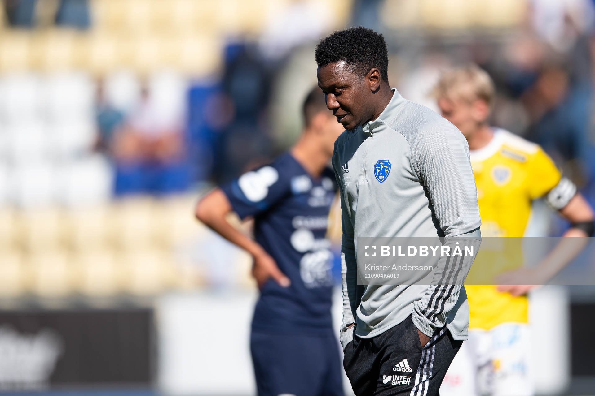 Falkenbergs tillfälliga tränare Dominic Chatto deppar