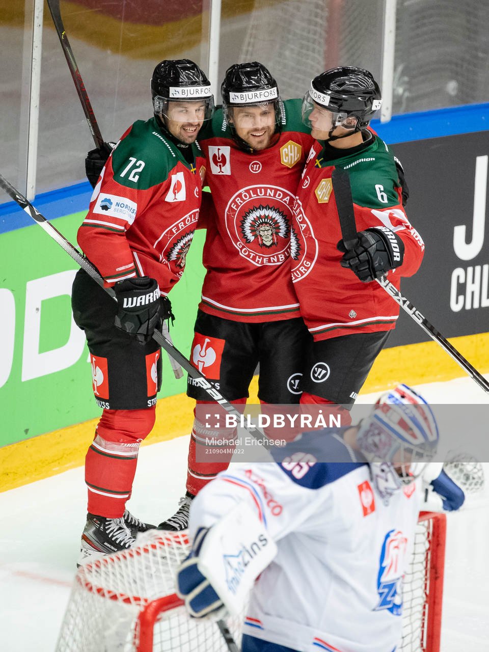 Mats Rosseli Olsen celebrates scoring 1-1 with team mates