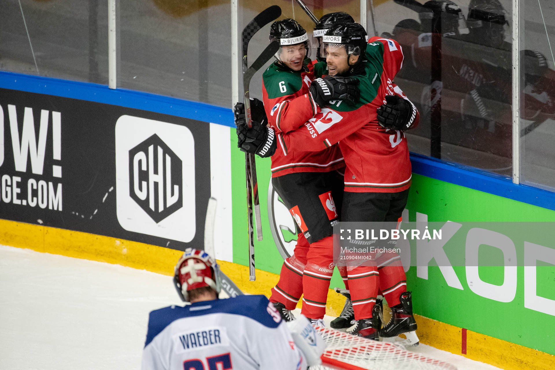 Mats Rosseli Olsen of Frölunda celebrates with team mates