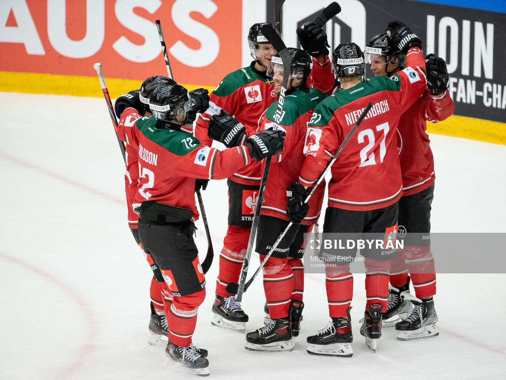 Mats Rosseli Olsen of Frölunda celebrates with team mates