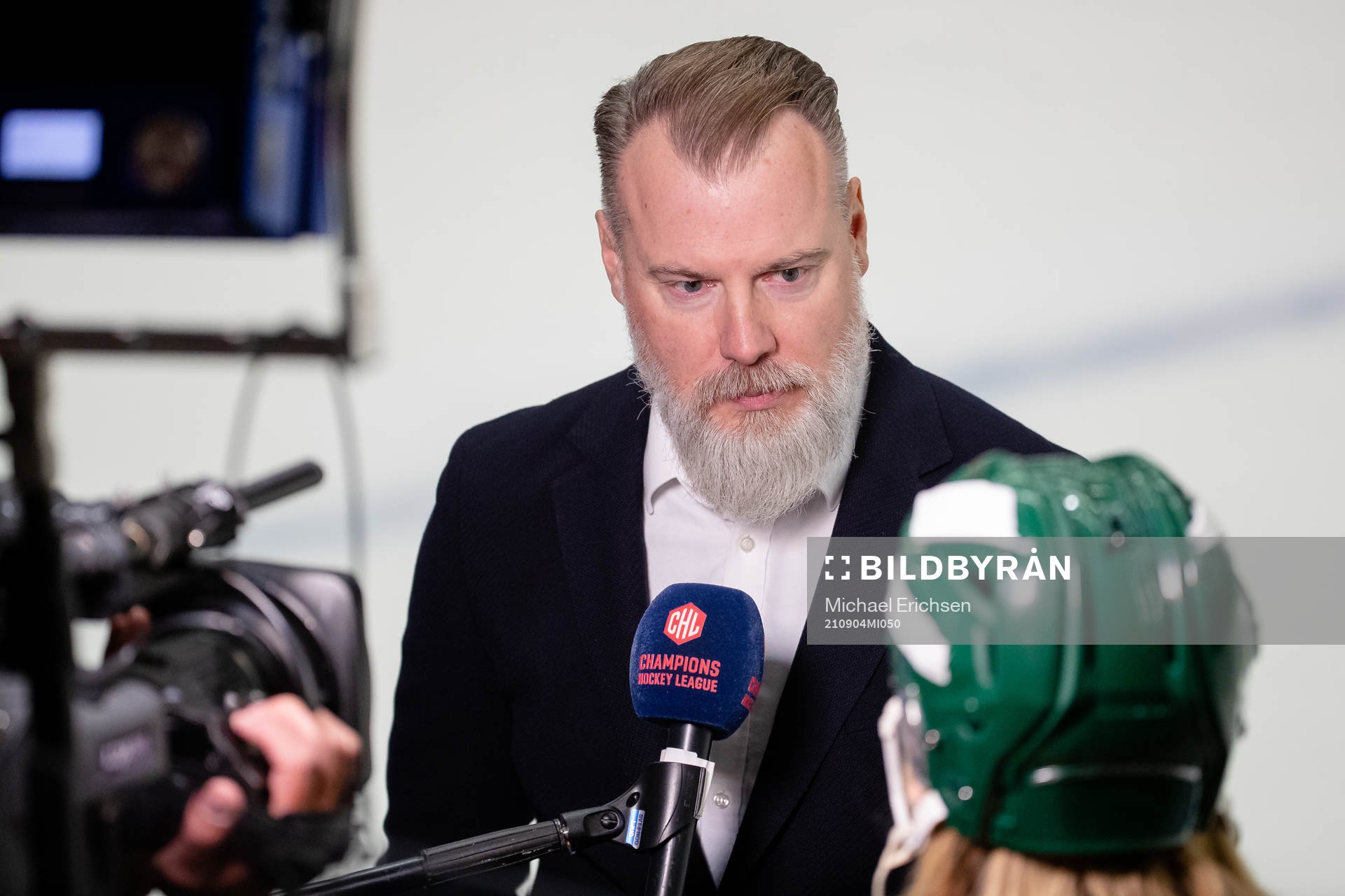Head coach Rikard Grönborg of Zurich is interviewed