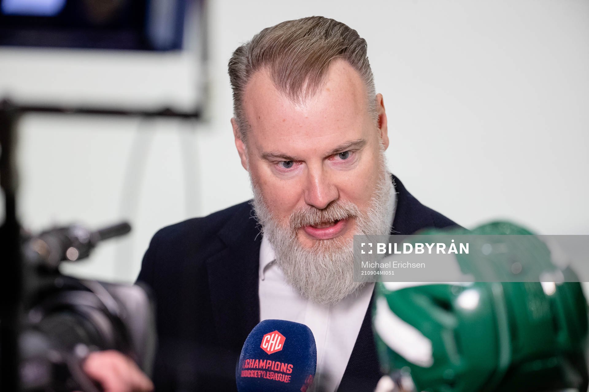 Head coach Rikard Grönborg of Zurich is interviewed