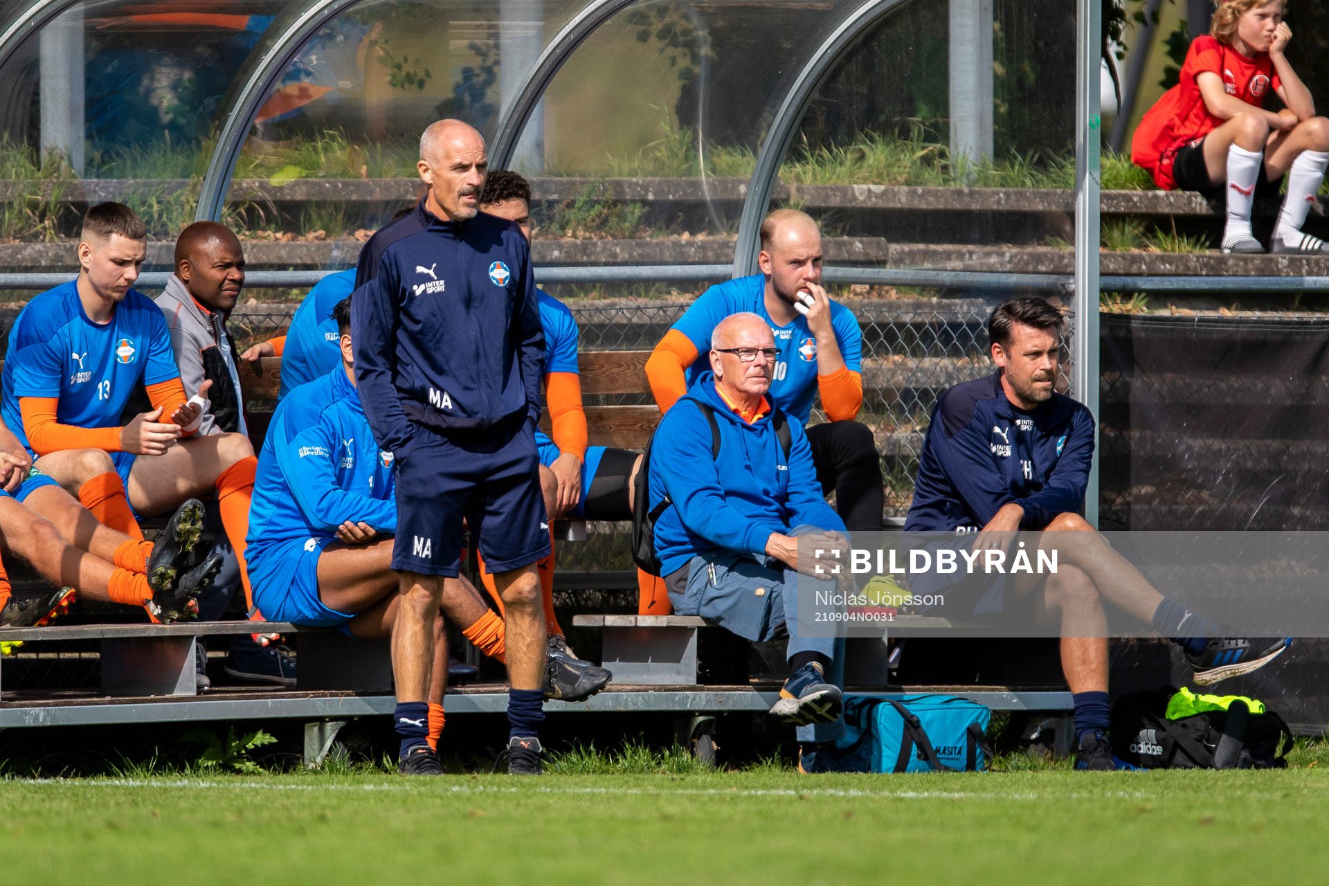Vejbys tränare Magnus Arvidsson under fotbollsmatchen i Division 3 södra mellan Hittarp och Vejby den 4 september 2021 i Laröd. 