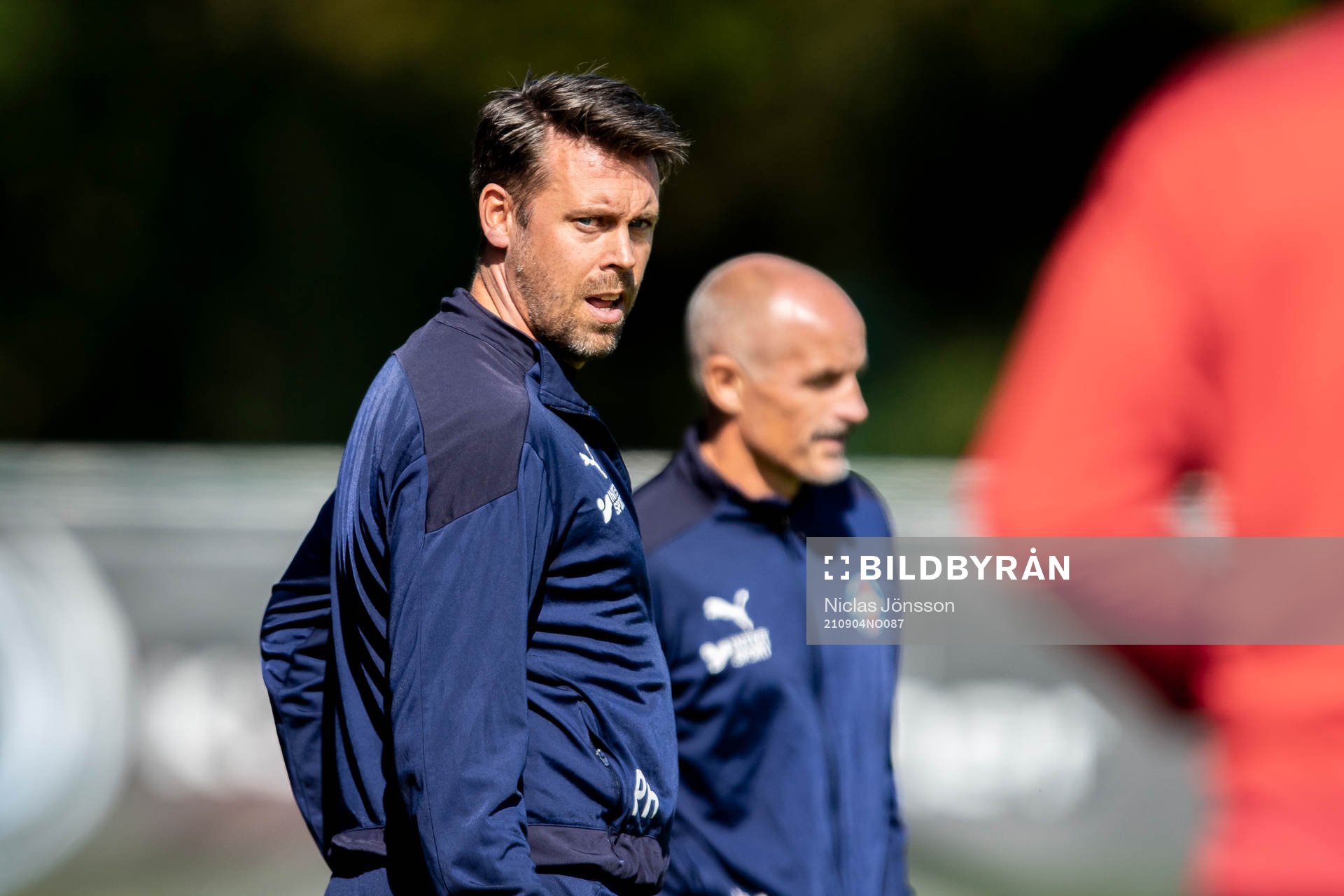 Vejbys assisterande tränare Peter Haarala under fotbollsmatchen i Division 3 södra mellan Hittarp och Vejby den 4 september 2021 i Laröd. 