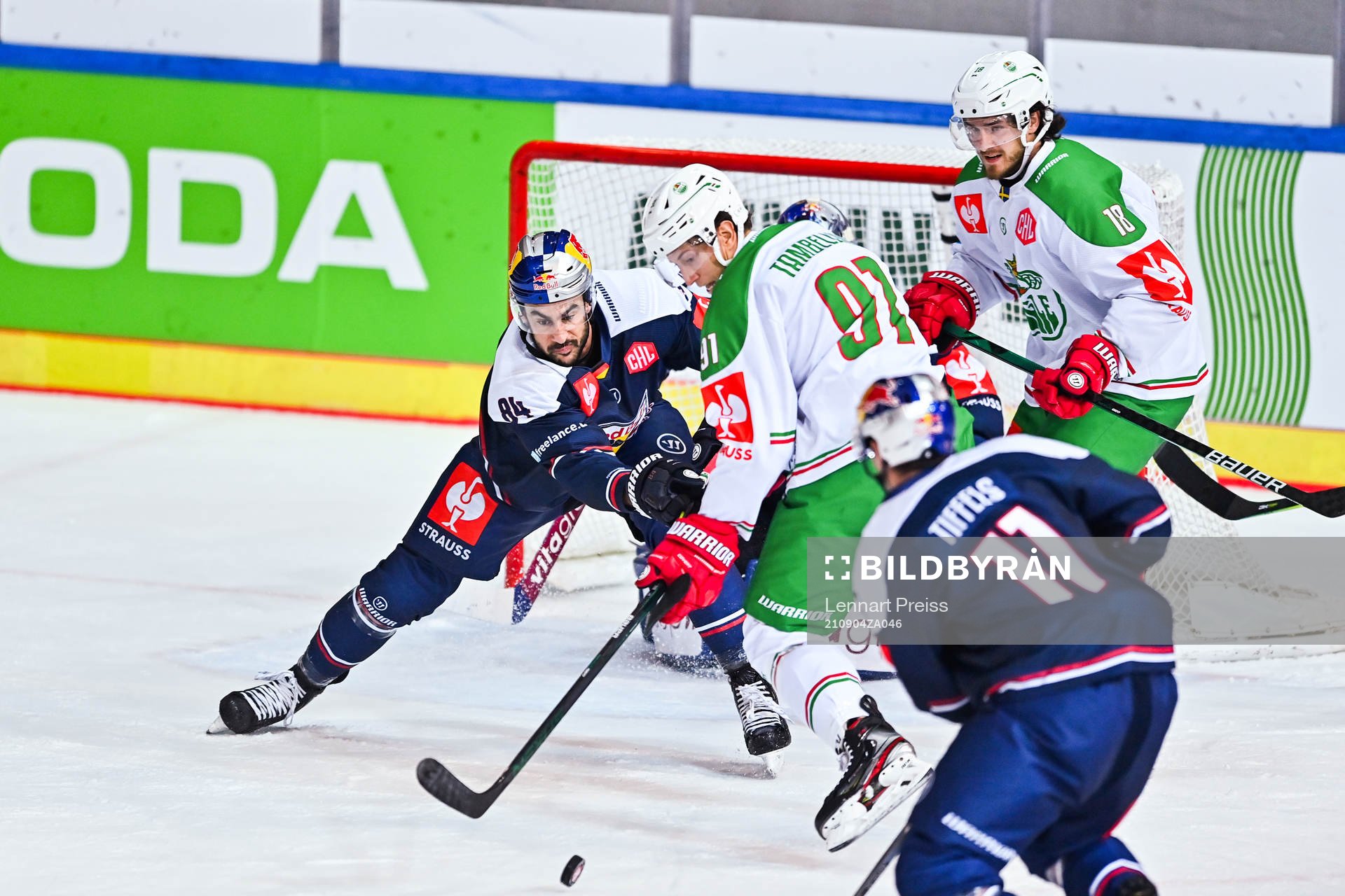 Adam Tambellini and Dennis Everberg of Rögle against