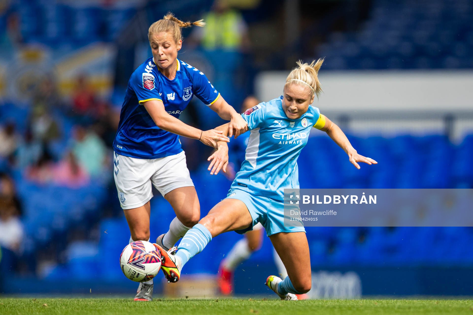 Anna Anvegård of Everton and Steph Houghton of Manchester City during the FA Women’s Super League football match between Everton and Manchester City on September 4, 2021 in Liverpool. 