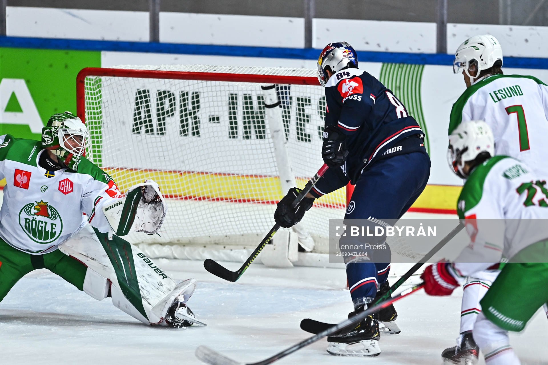 Trevor Parkes of Munich score the 2-0 goal behind