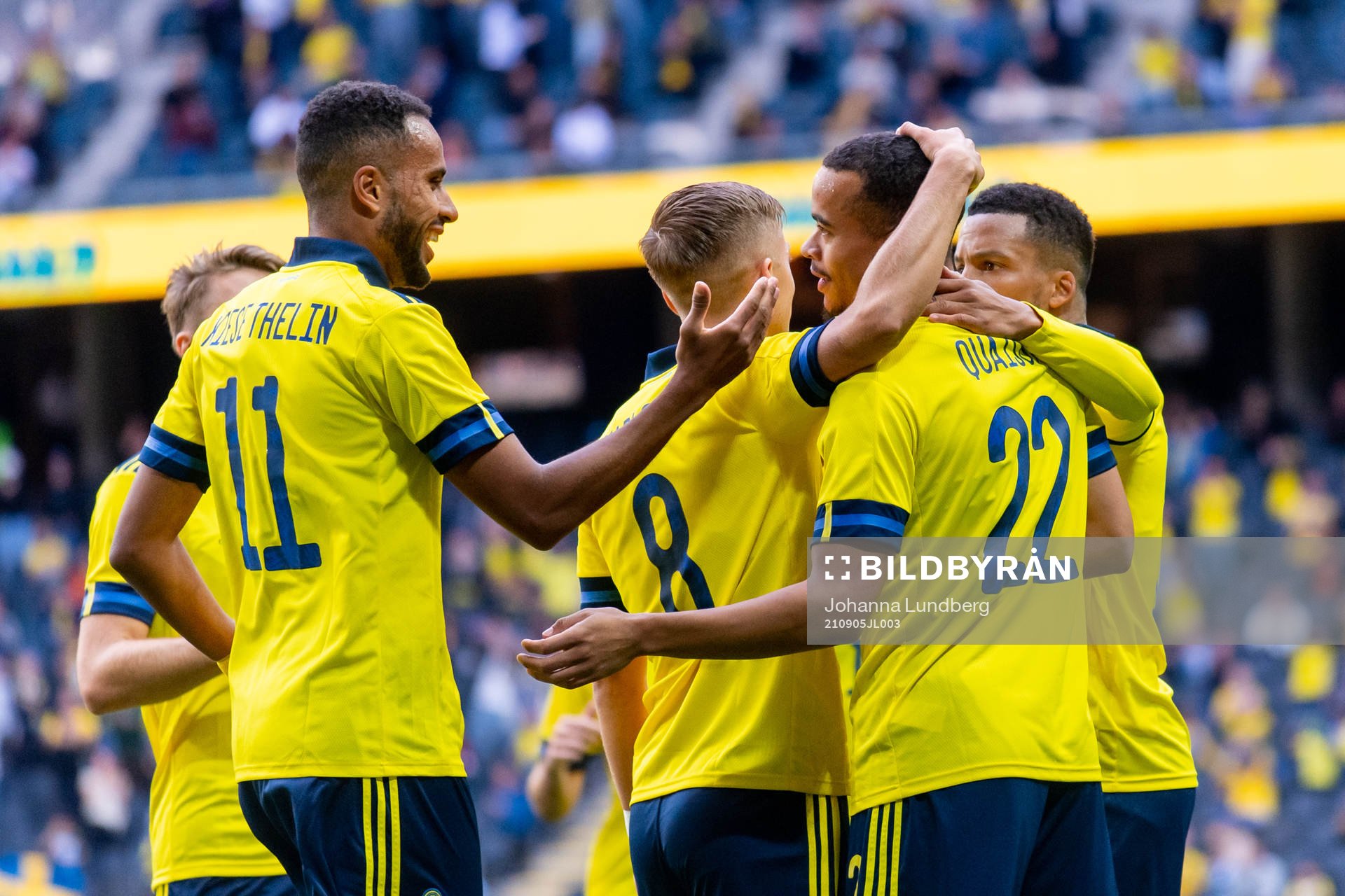 Isaac Kiese-Thelin and Robin Quaison celebrate
