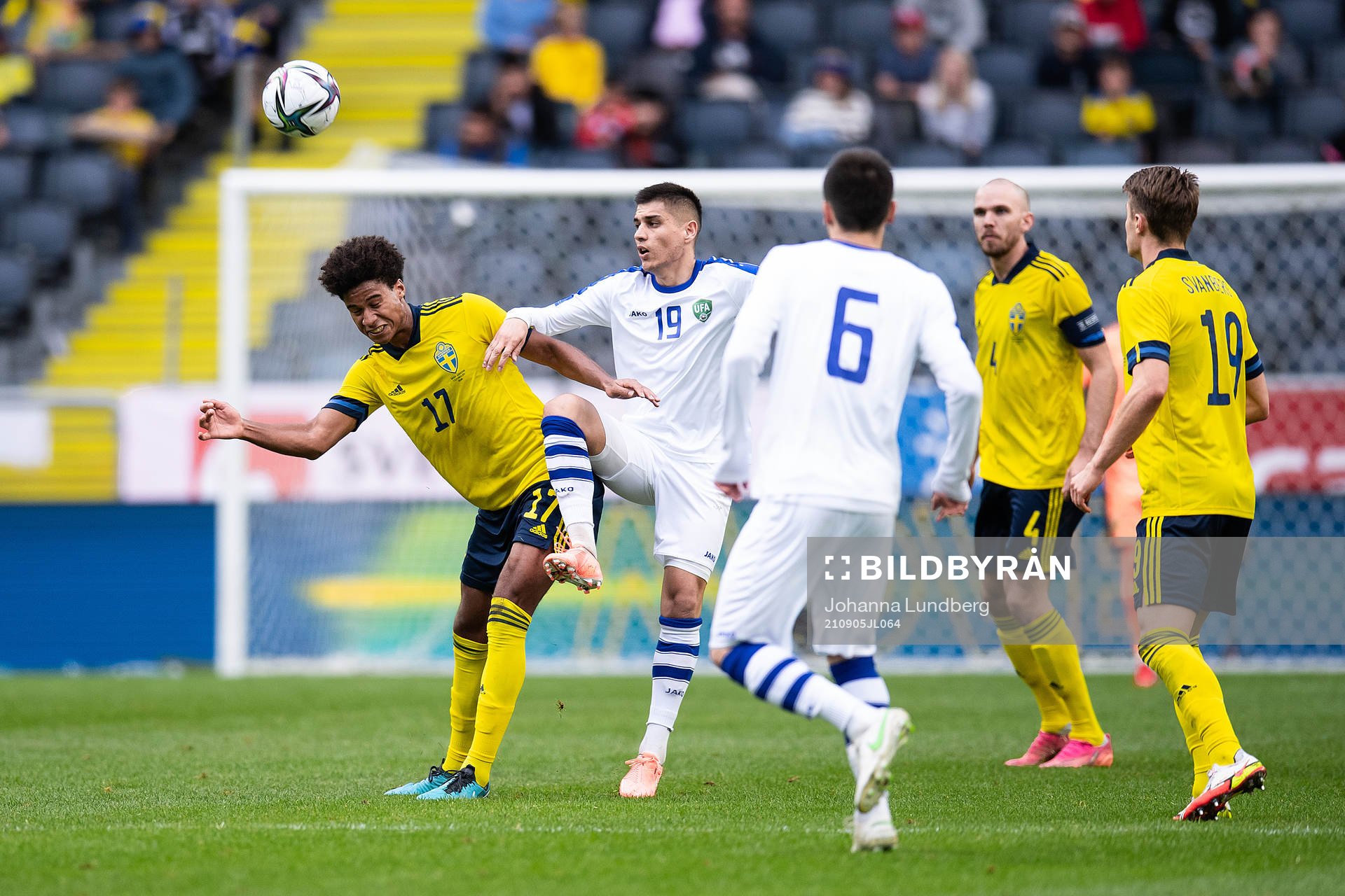 Jens Cajuste of Sweden and Abrorbek Ismoilov of Uzbekistan