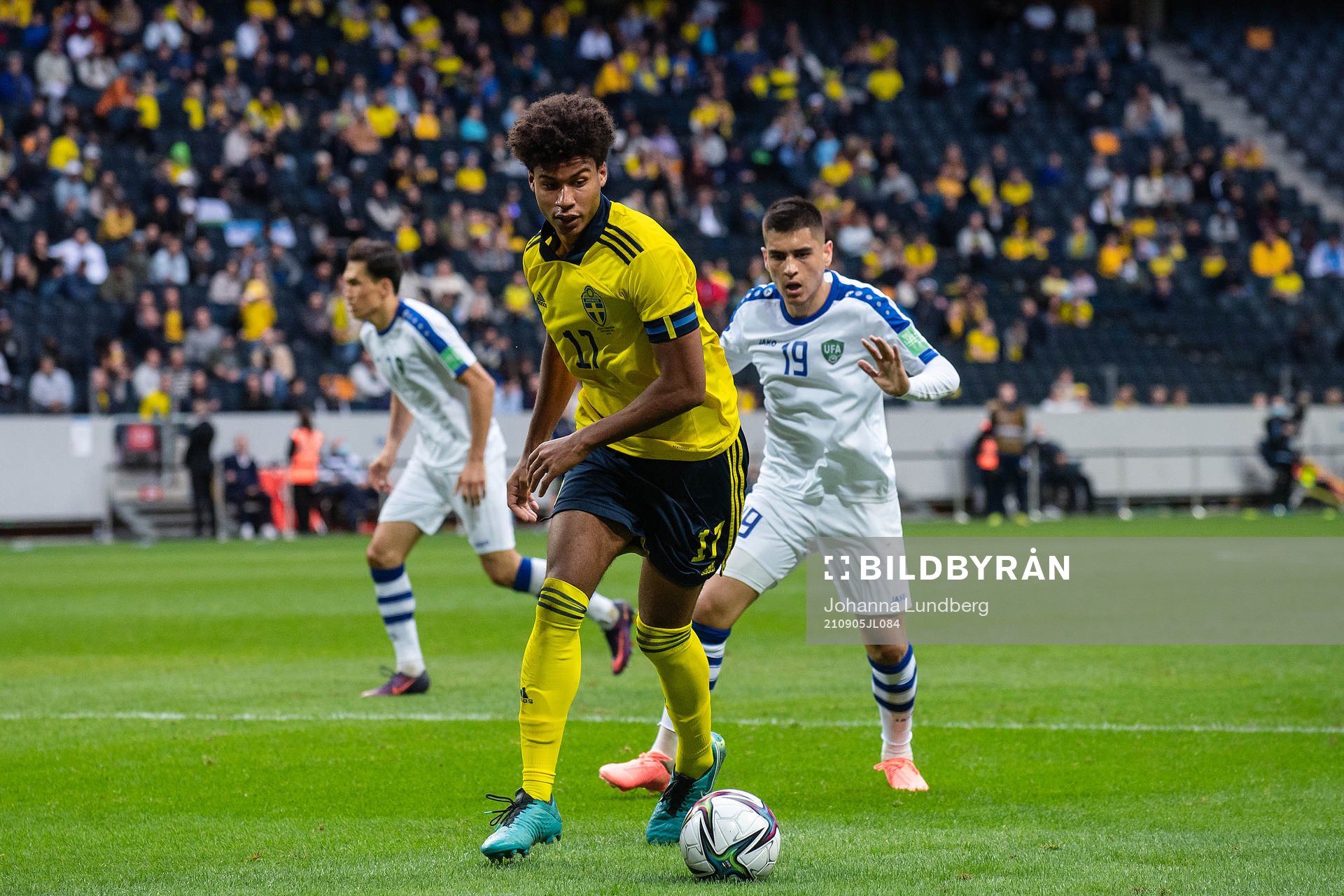 Jens Cajuste of Sweden and Abrorbek Ismoilov of Uzbekistan