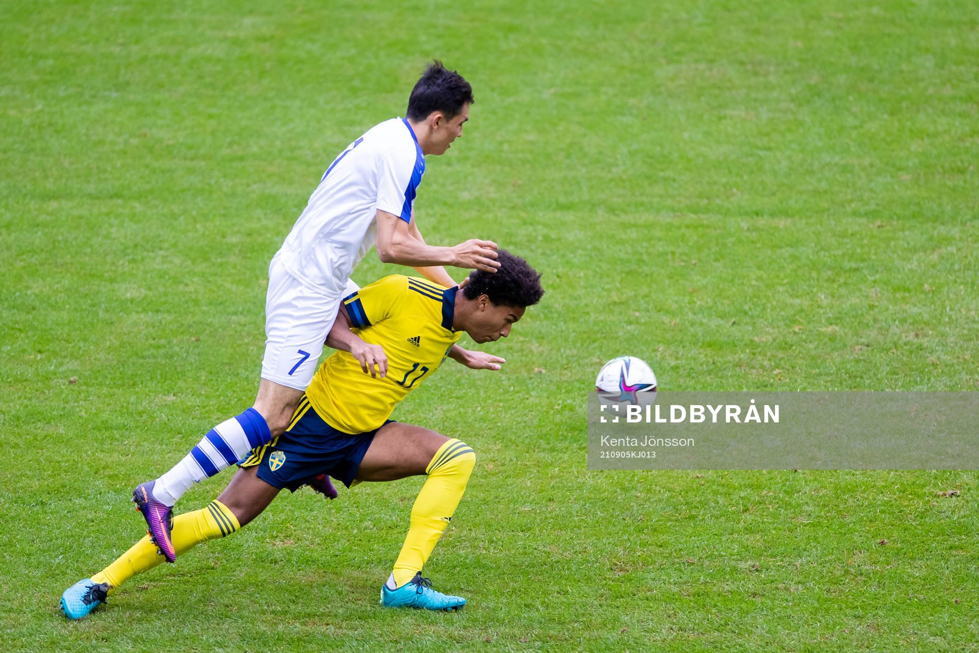 Otabek Shukurov of Uzbekistan and Jens Cajuste of Sweden