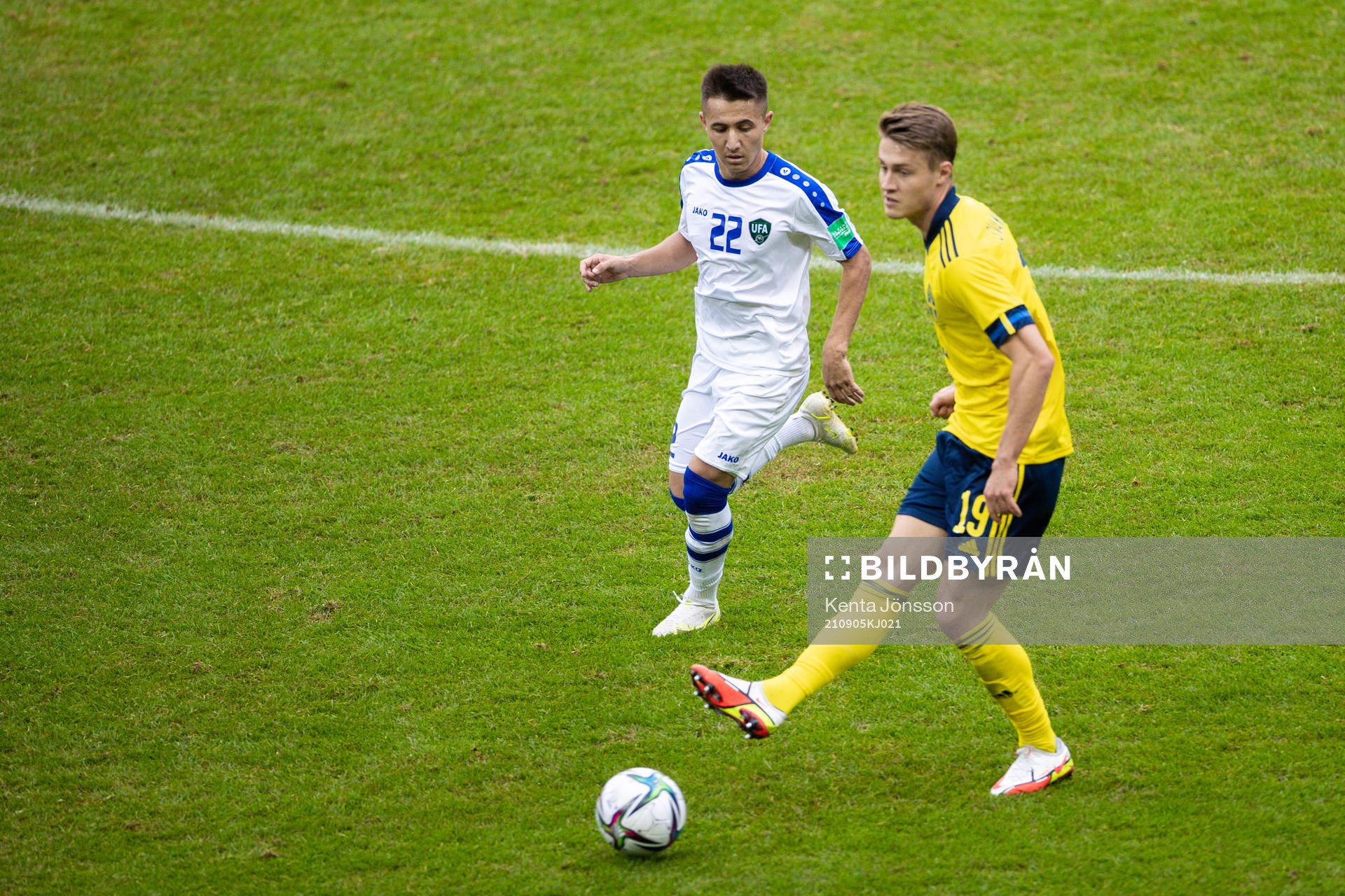 Oybek Bozorov of Uzbekistan and Mattias Svanberg of Sweden