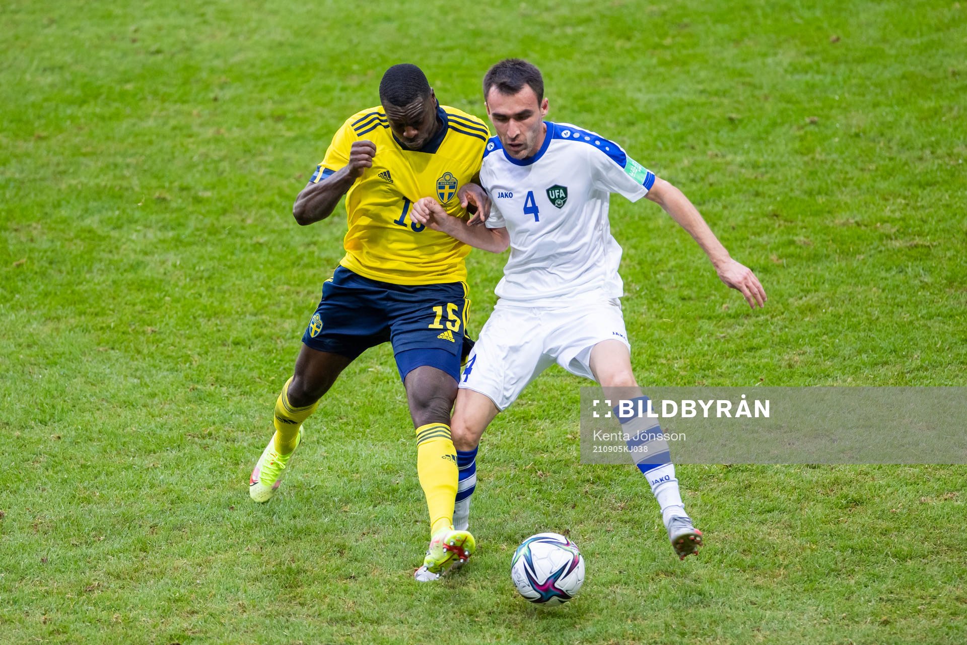 Ken Sema of Sweden and Farrukh Sayfiev of Uzbekistan