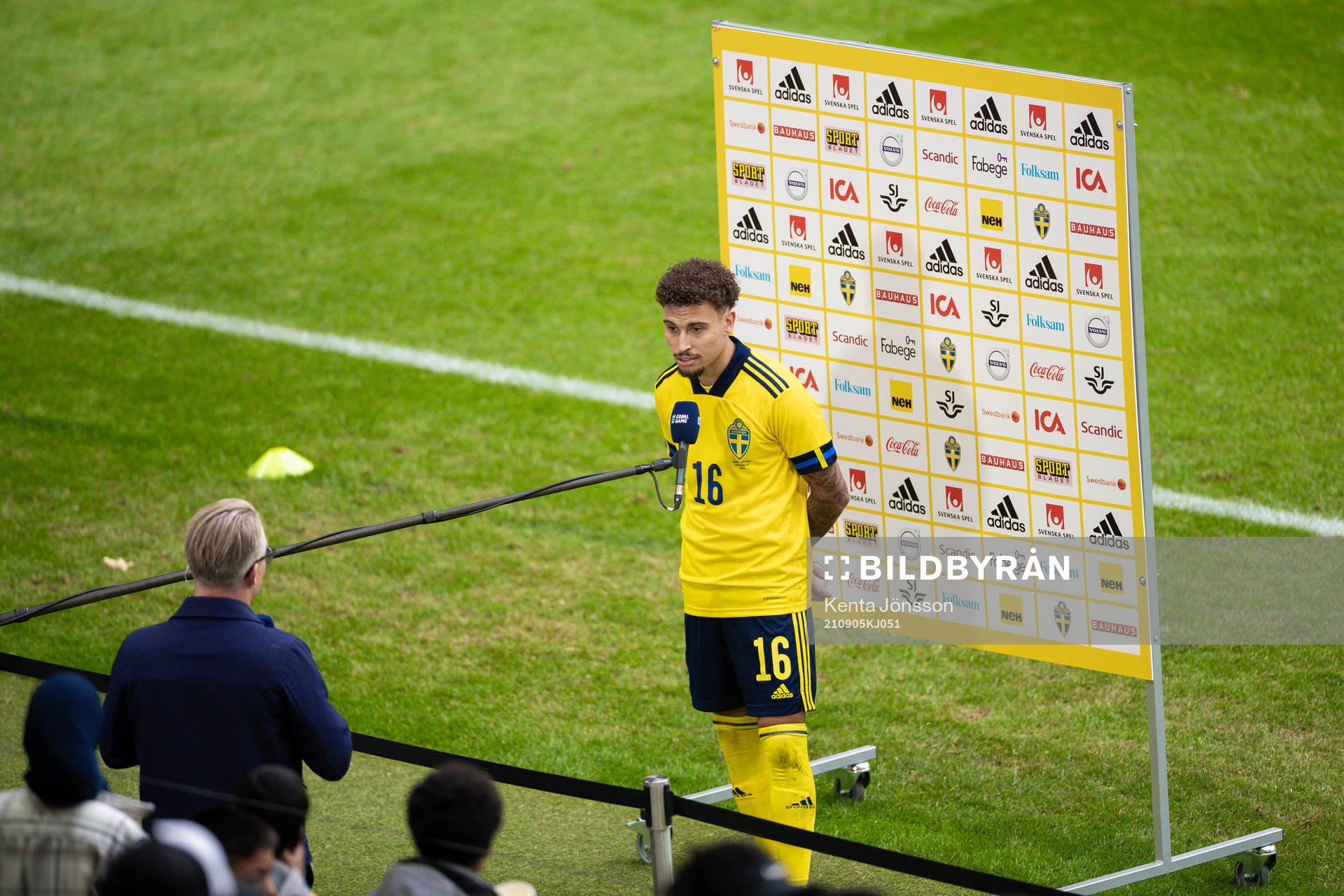 Jordan Larsson of Sweden