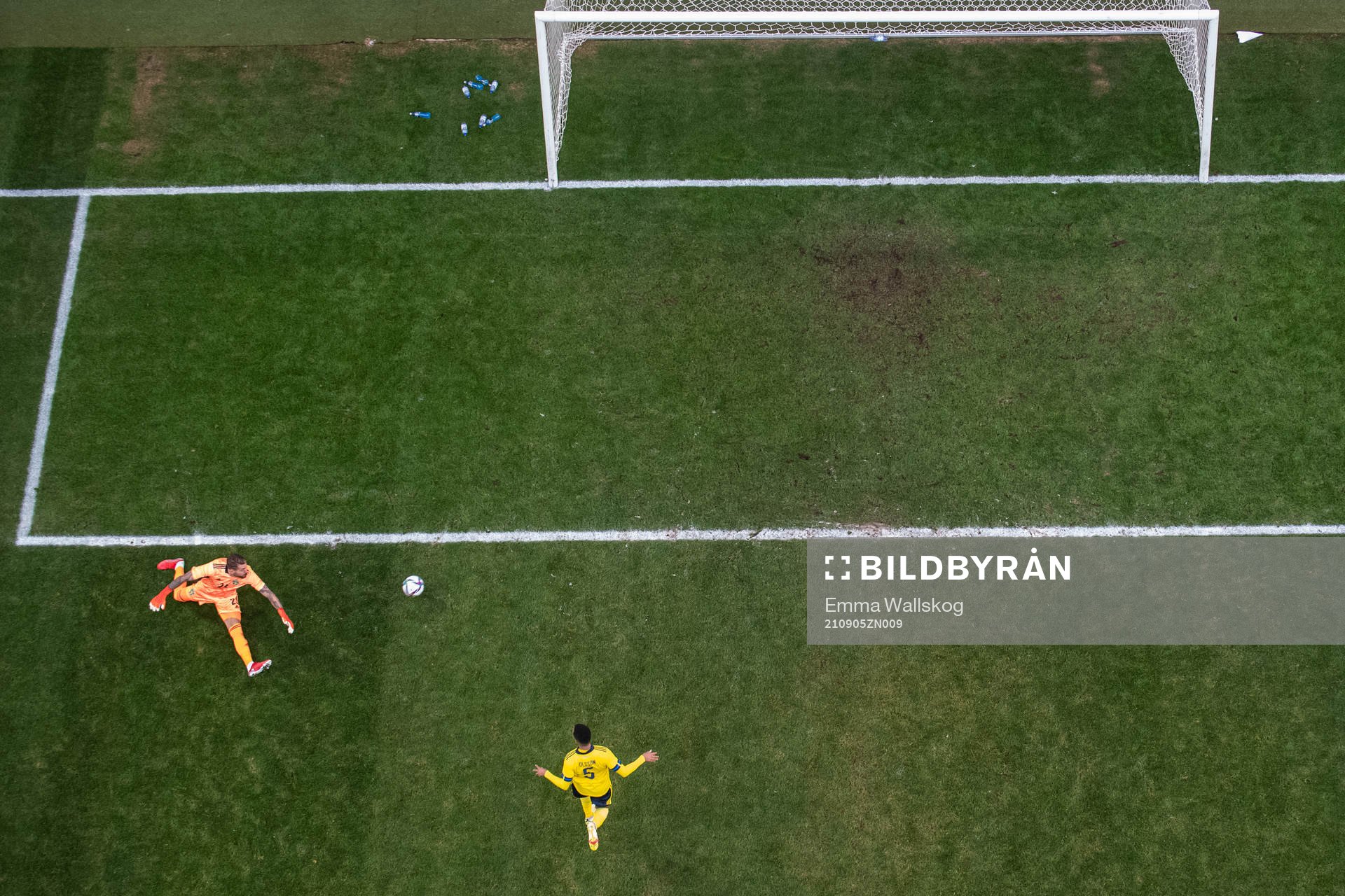 Goalkeeper Kristoffer Nordfeldt of Sweden lets in the 2-1