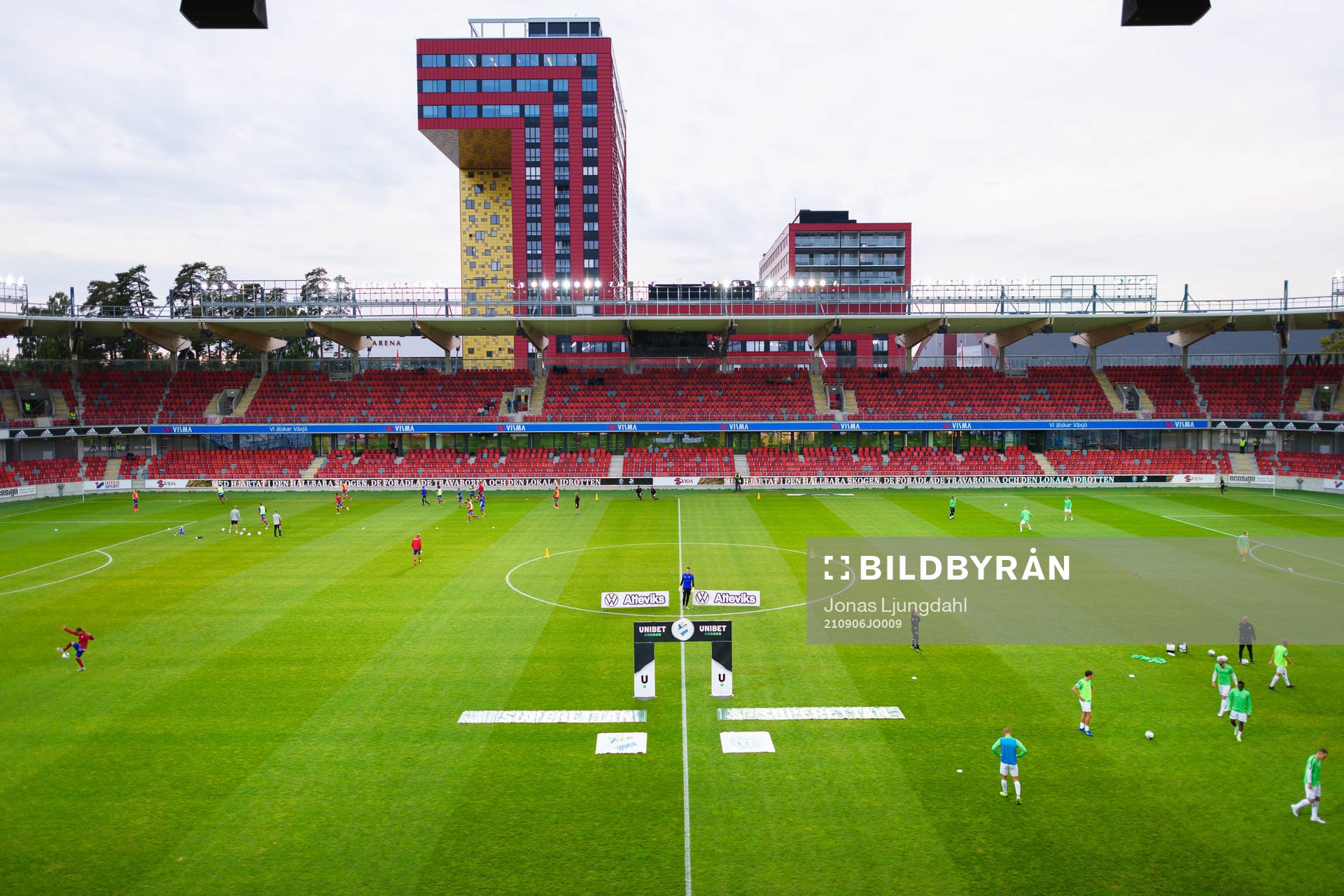 Interiör vy från Visma arena före fotbollsmatchen i