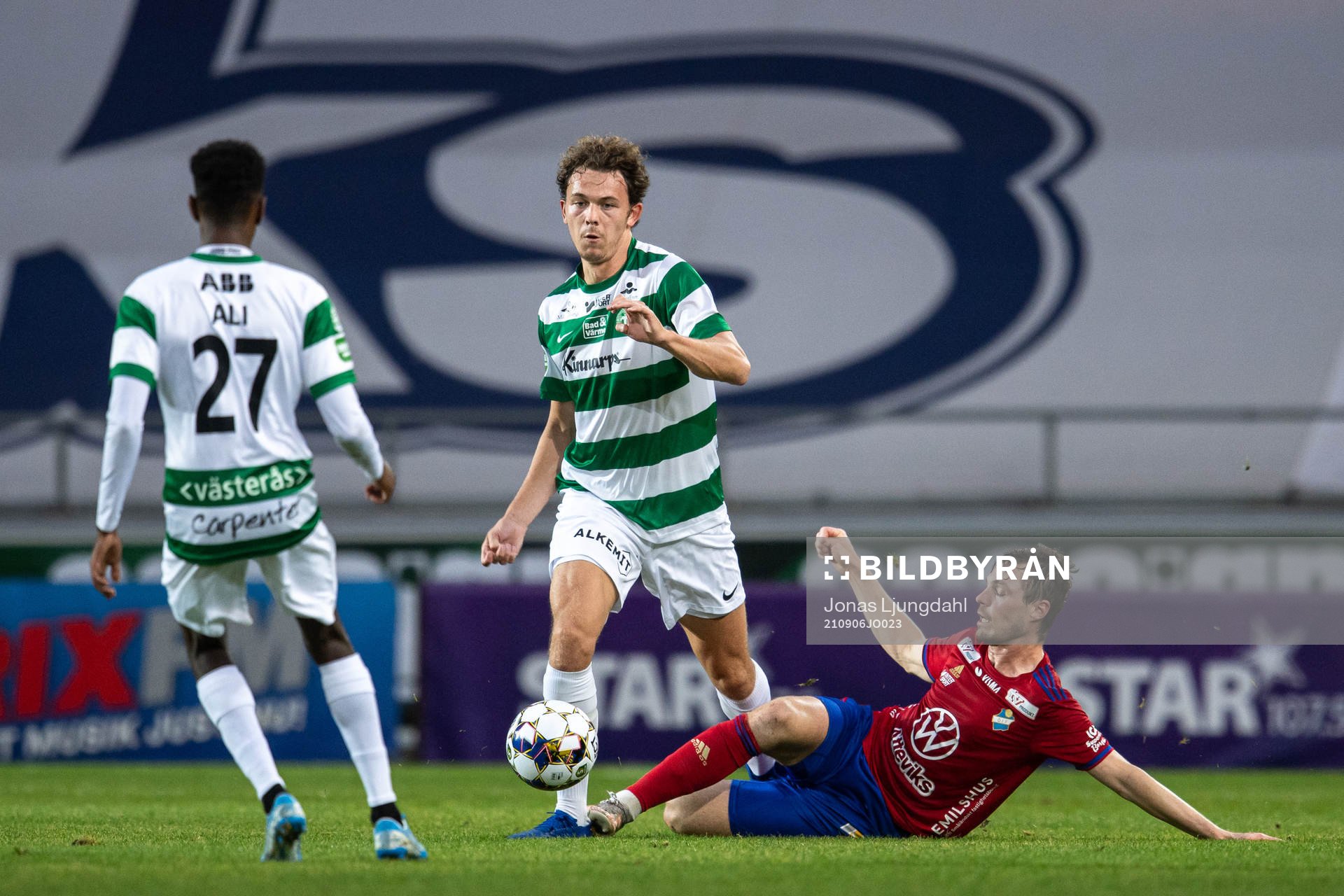 Västerås Kalle Björklund och Östers Nicolas Mortensen