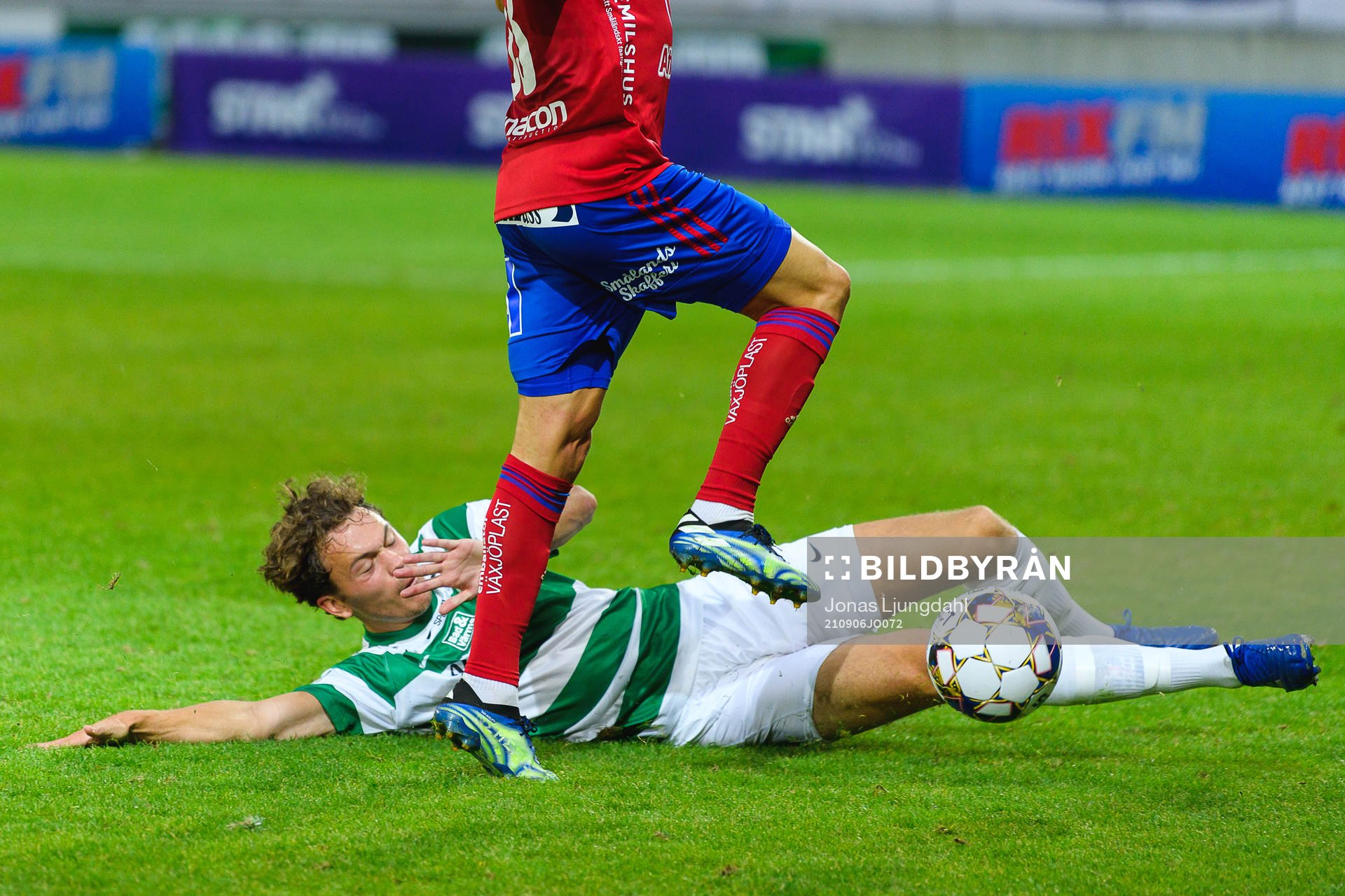 Västerås Kalle Björklund gör en glidtackling