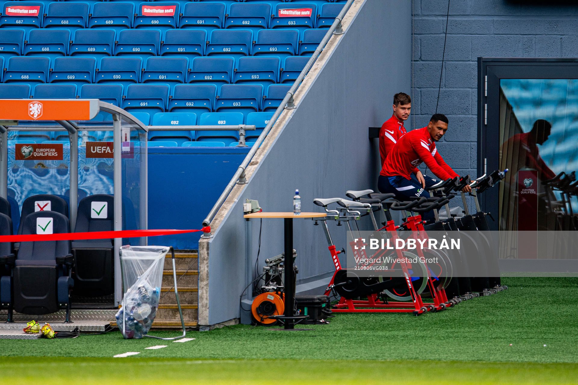 Goalkeeper Per Kristian Bråtveit and Ruben Gabrielsen of the Norwegian national football team during a training session on September 6, 2021 in Oslo.