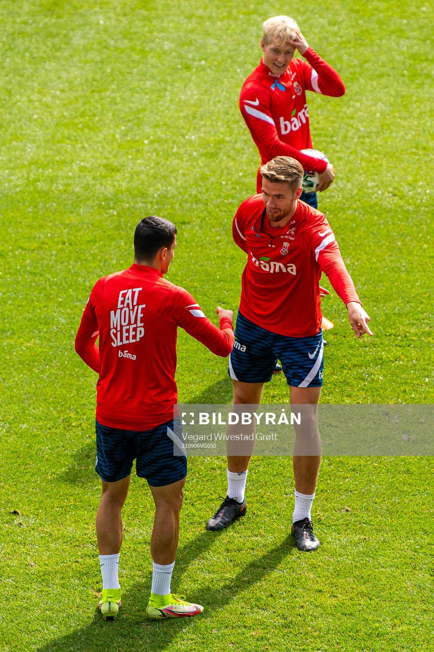 Mohamed Elyounoussi and Kristoffer Ajer of the Norwegian