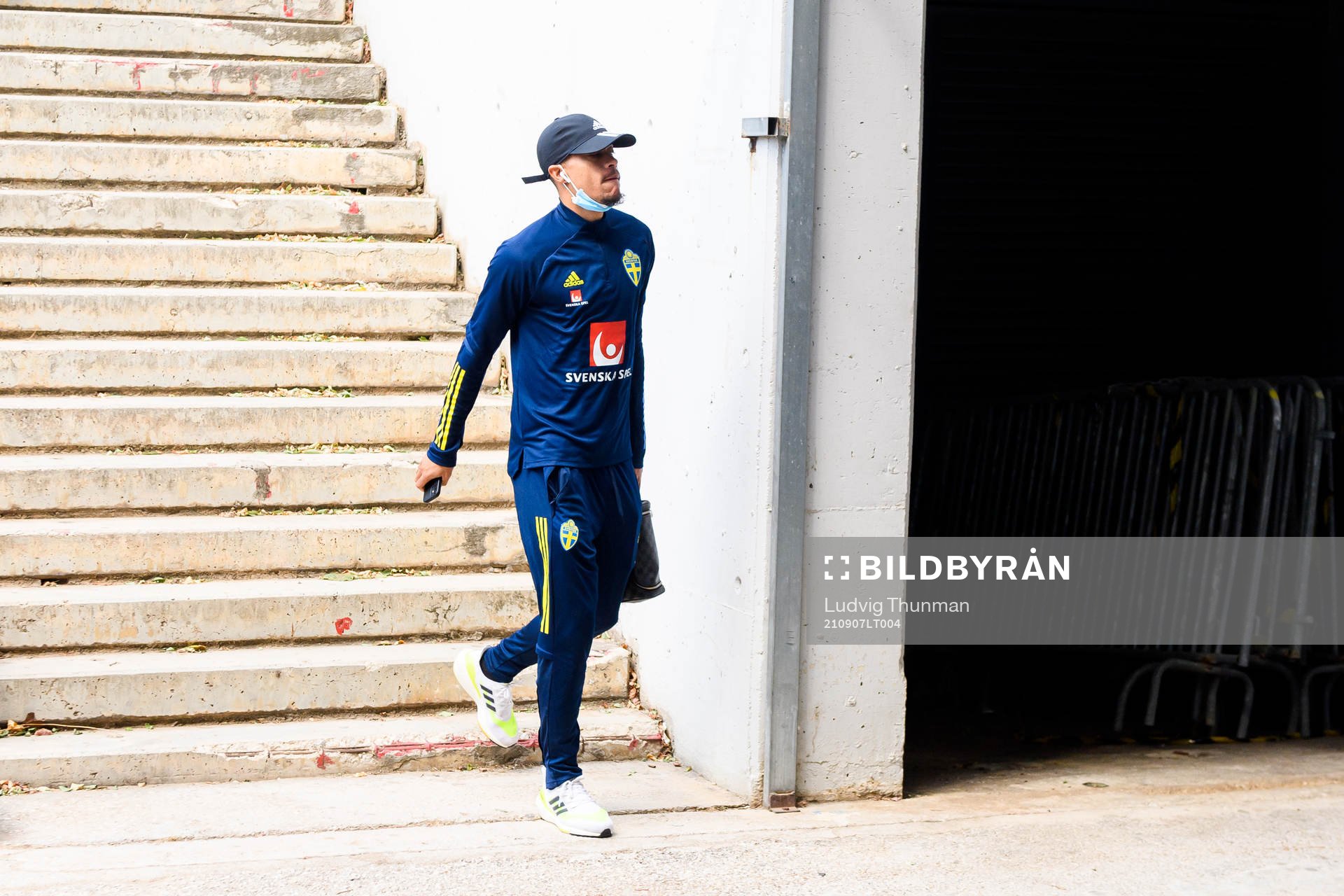 Robin Quaison of the Swedish national football team arrive