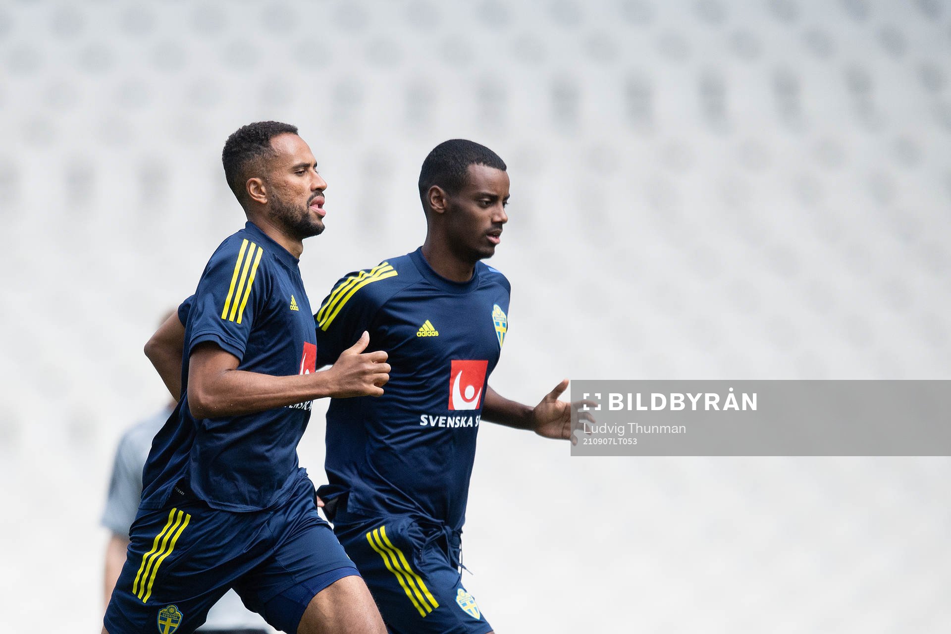 Isaac Kiese-Thelin and Alexander Isak of the Swedish