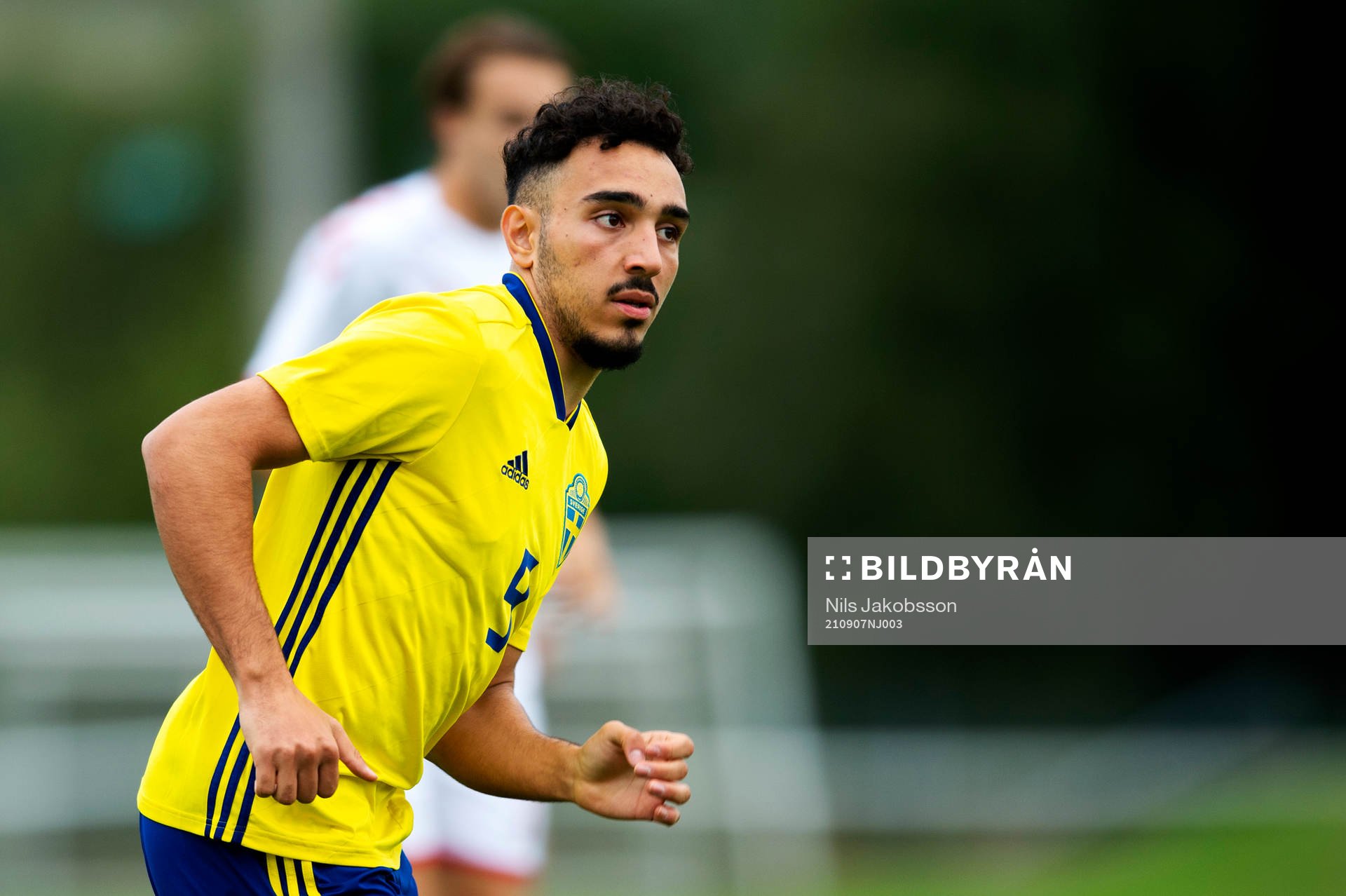 Sveriges Alexandros Garcia Tsotidis under fotbollsmatchen i fyrnationsturneringen för P17 i fotboll mellan Sverige och Danmark den 7 september 2021 i Sundsvall.