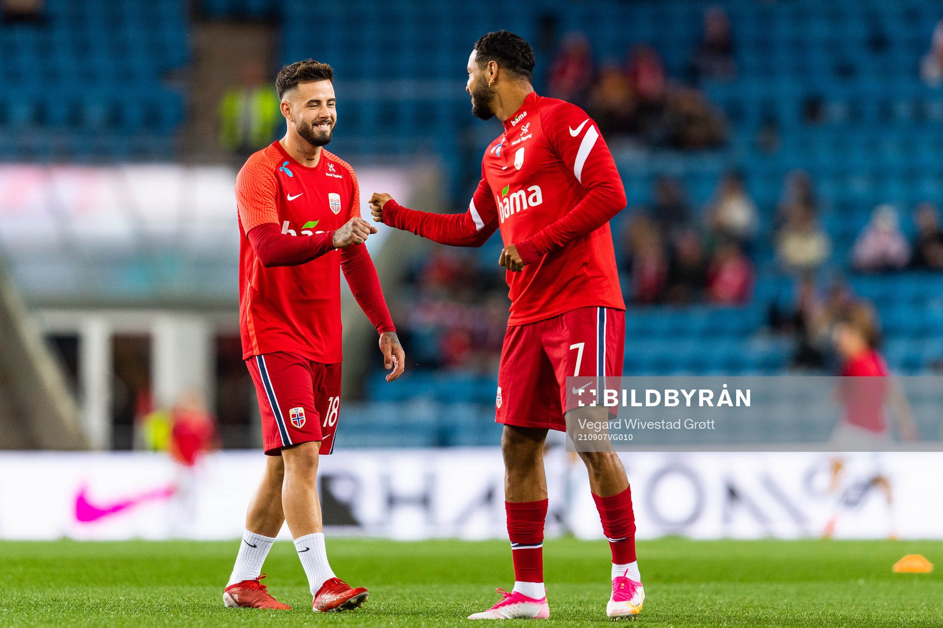 Aron Dønnum and Joshua King of Norway