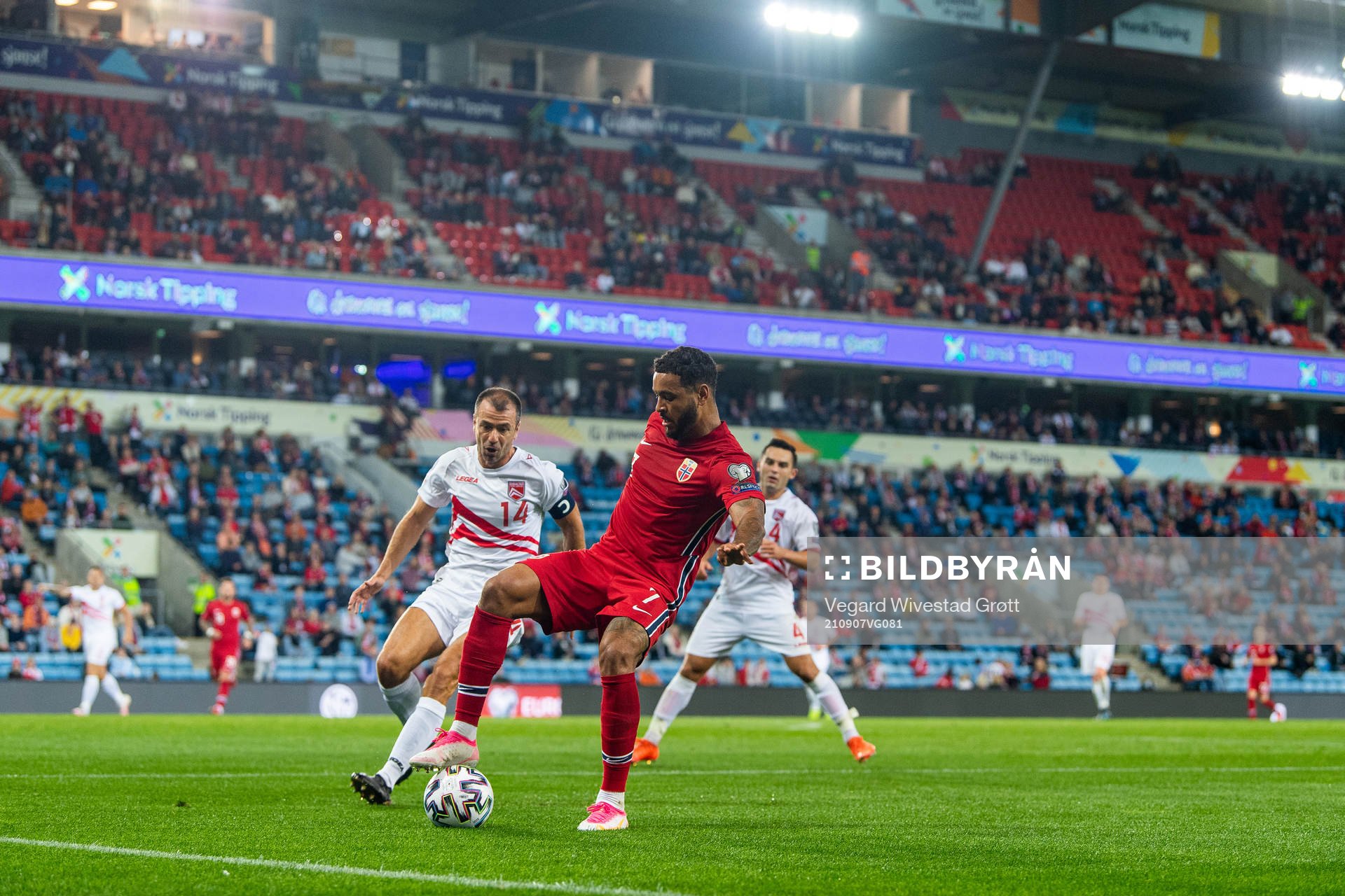 Roy Chipolina of Gibraltar and Joshua King of Norway