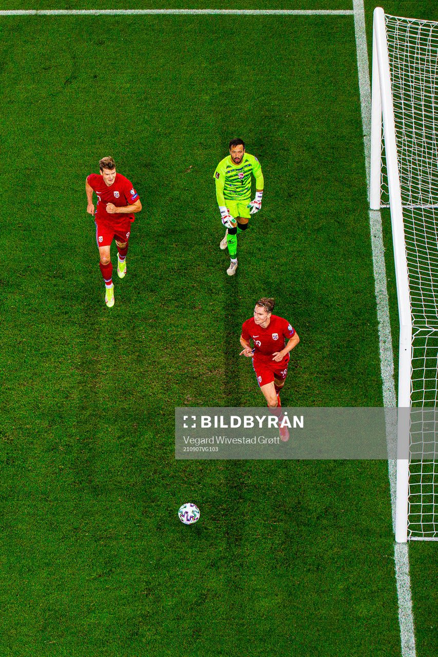 Kristian Thorstvedt of Norway celebrates with teammate